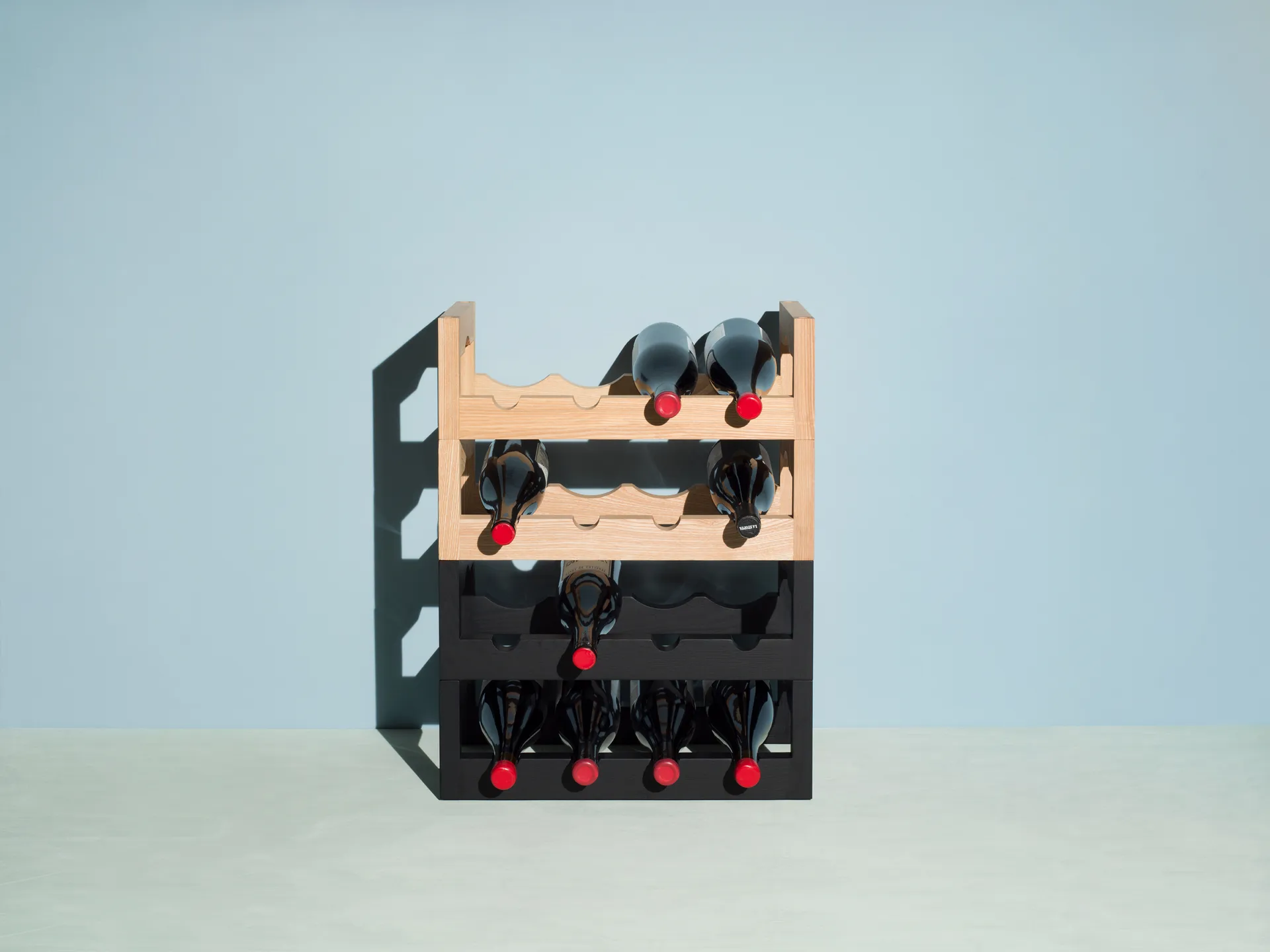 Silo stapelbart ράφι για κρασί, Λαδωμένη φτελιά Massproductions