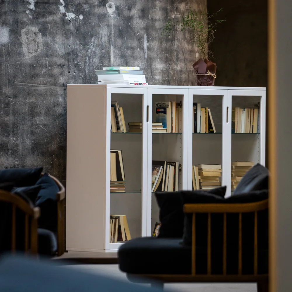 Aoko βιτρίνα 120 cm, Λευκό βερνίκι Mavis