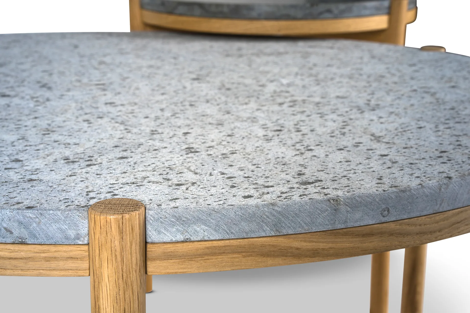 Dondo τραπεζάκι σαλονιού λευκά επιχρισμένη δρυς Ø80 cm, Επεξεργασμένος ασβεστόλιθος Mavis