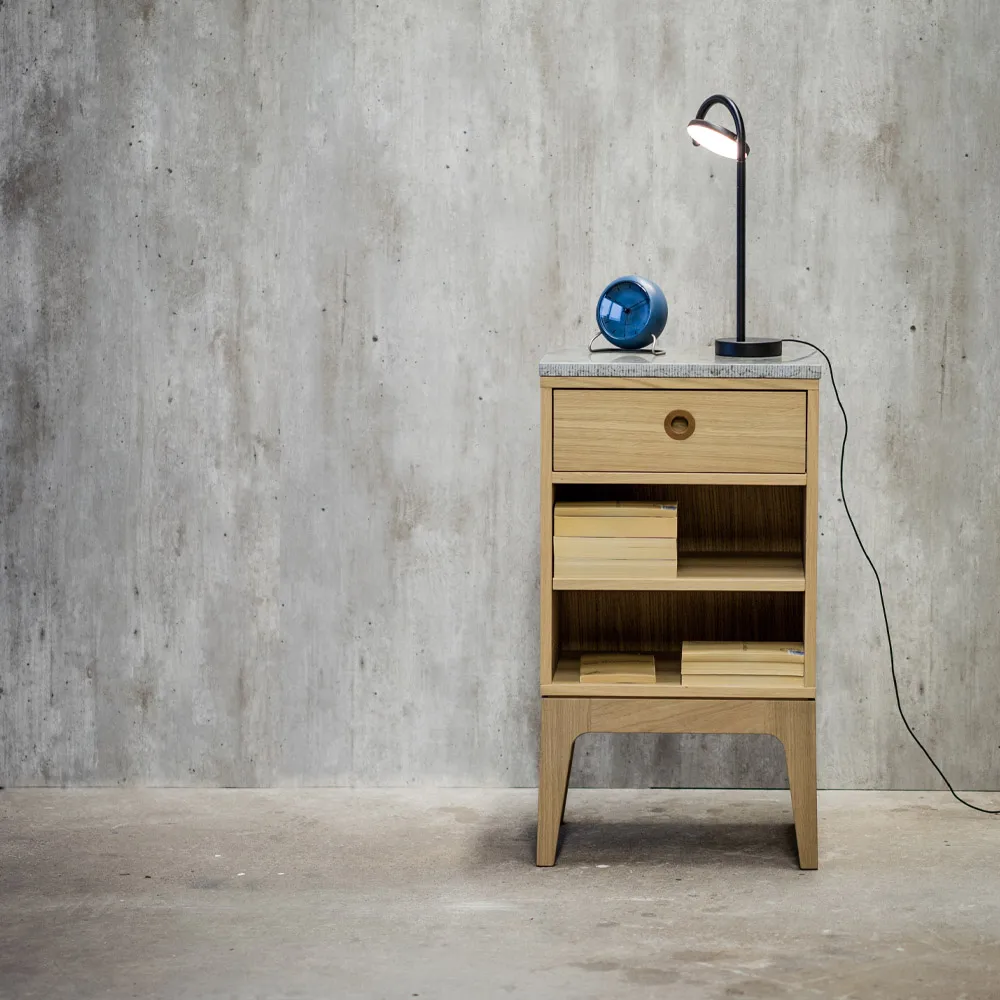 Κομοδίνο Höllviken, Ανοιχτό γκρι – λευκή μαρμάρινη επιφάνεια – 1 συρτάρι Mavis