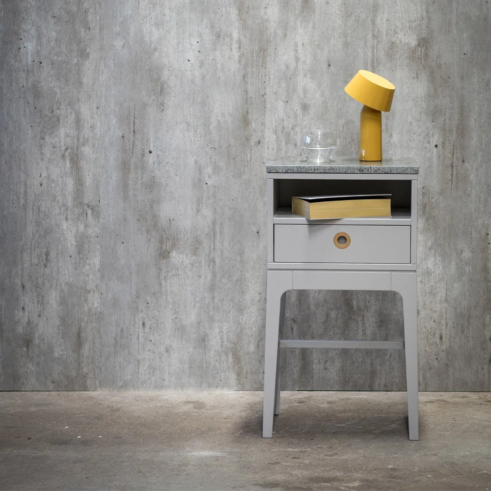 Κομοδίνο Höllviken με ψηλά πόδια, Ανοιχτό γκρι Mavis