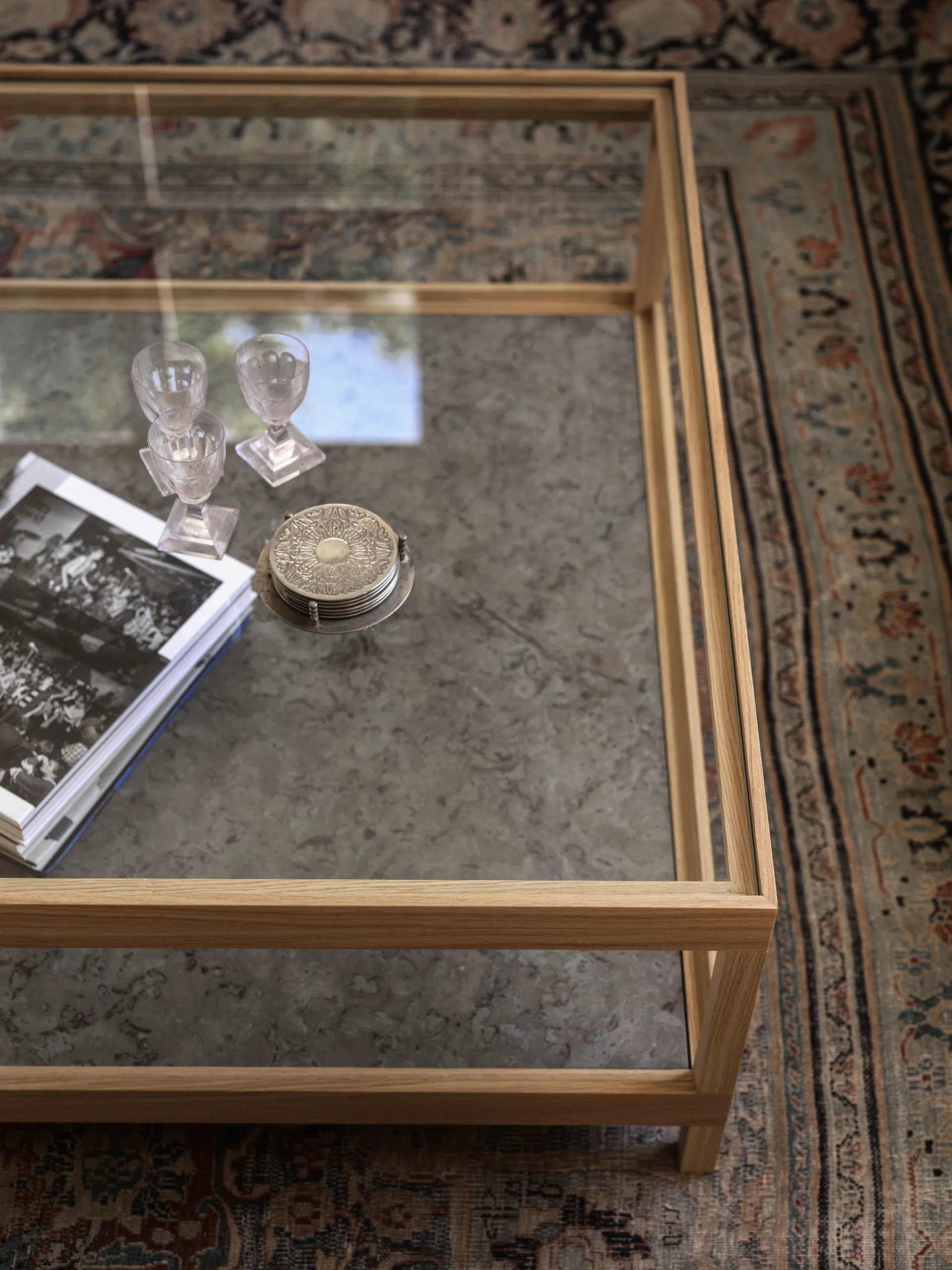 Ima τραπεζάκι σαλονιού 90x90 cm, Δρυς λευκή ματ λάκα – ασβεστόλιθος Mavis