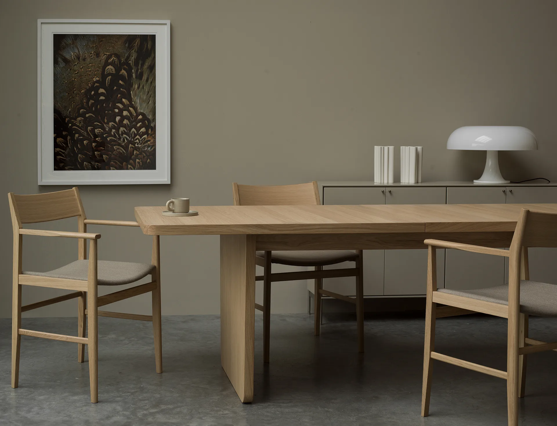 Siza καρέκλα με μπράτσα, Δρυς λευκή – λινό κάθισμα Mavis