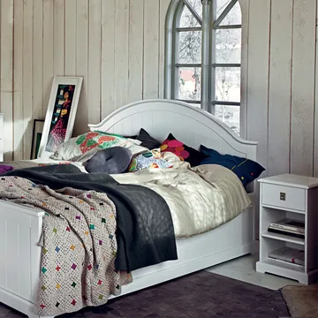 Smögen κομοδίνο - Λευκή λάκα - Mavis