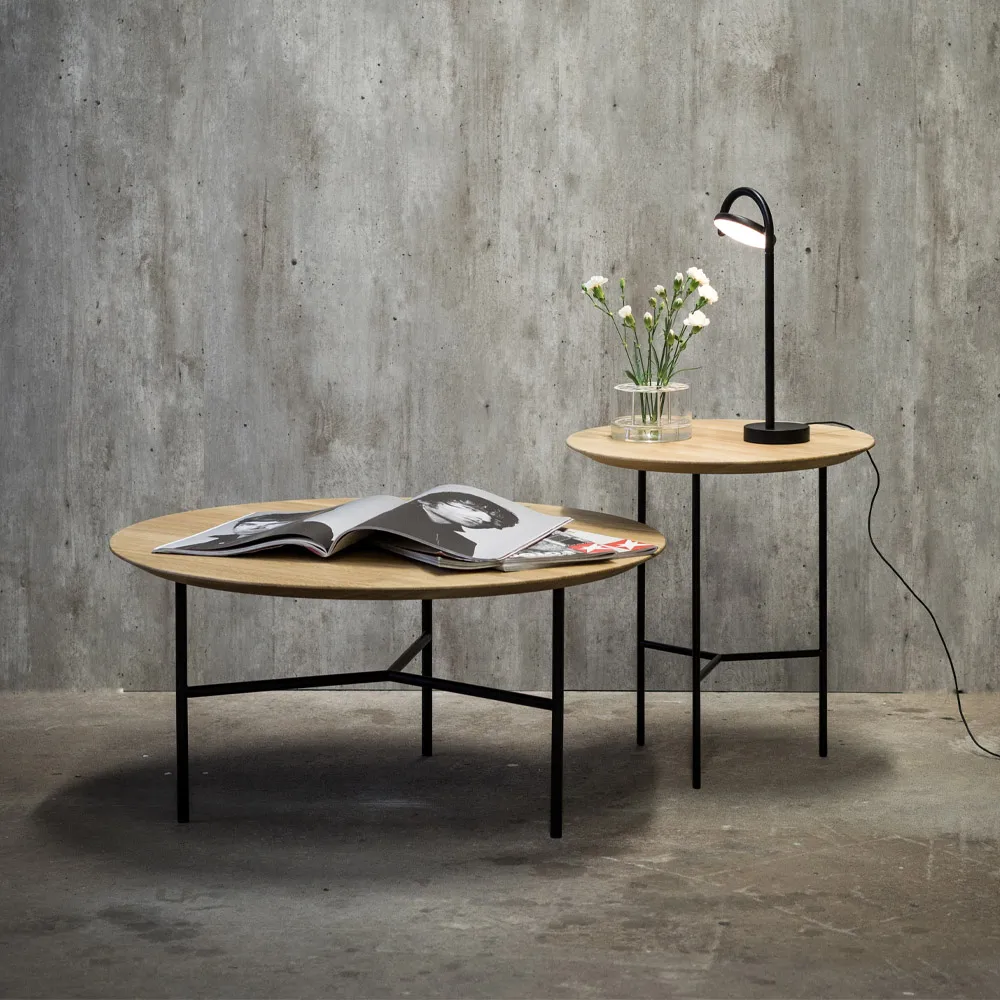 Tribeca πλευρικό τραπέζι, Δρυς ρουστίκ με λάδι, μαύρα πόδια, ø47 εκ. Mavis