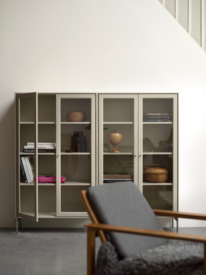 Volt βιτρίνα 130 cm beige, Λεπτομέρειες σε ανοξείδωτο ατσάλι Mavis