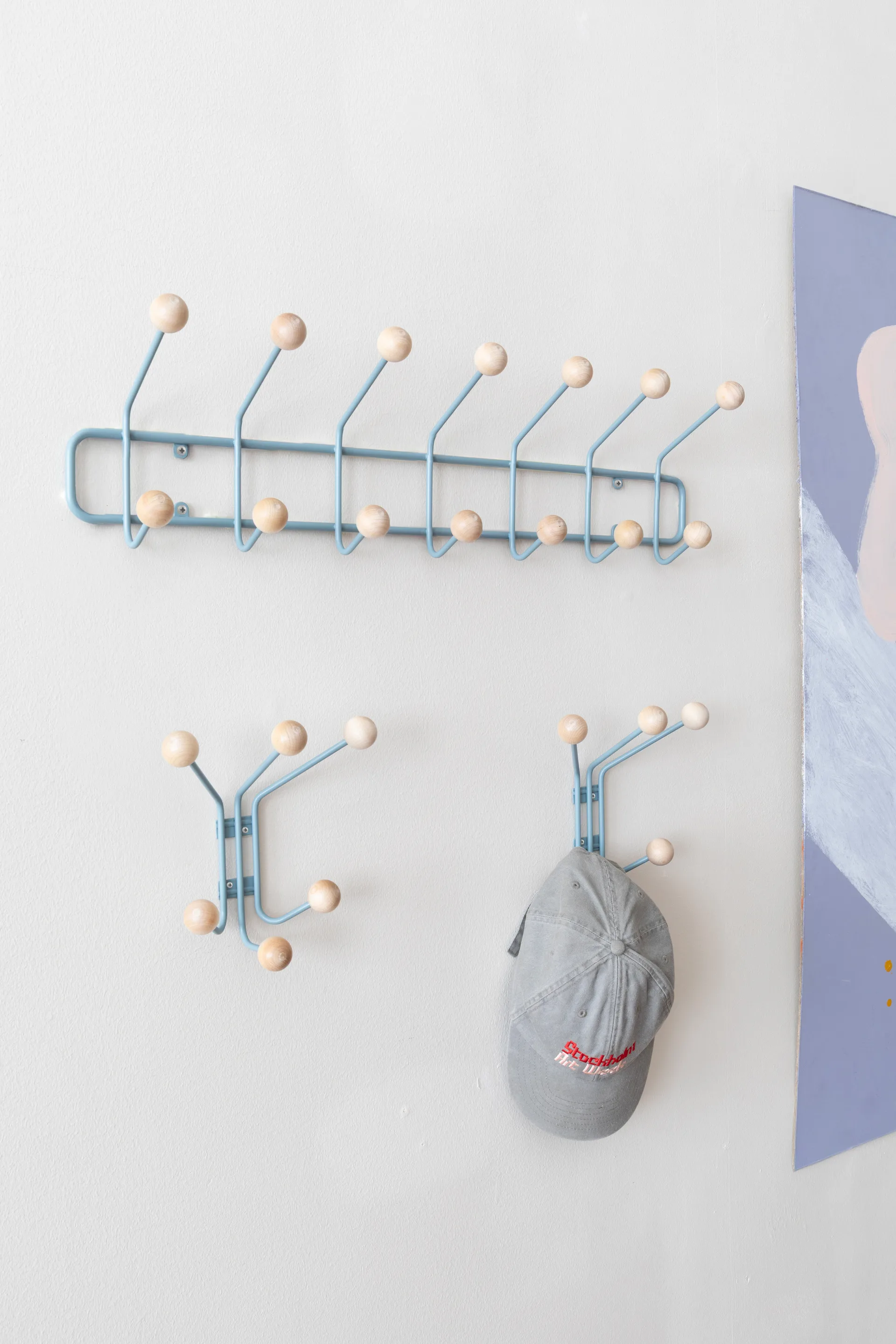 Bill XS κρεμάστρα, Pigeon blue Maze