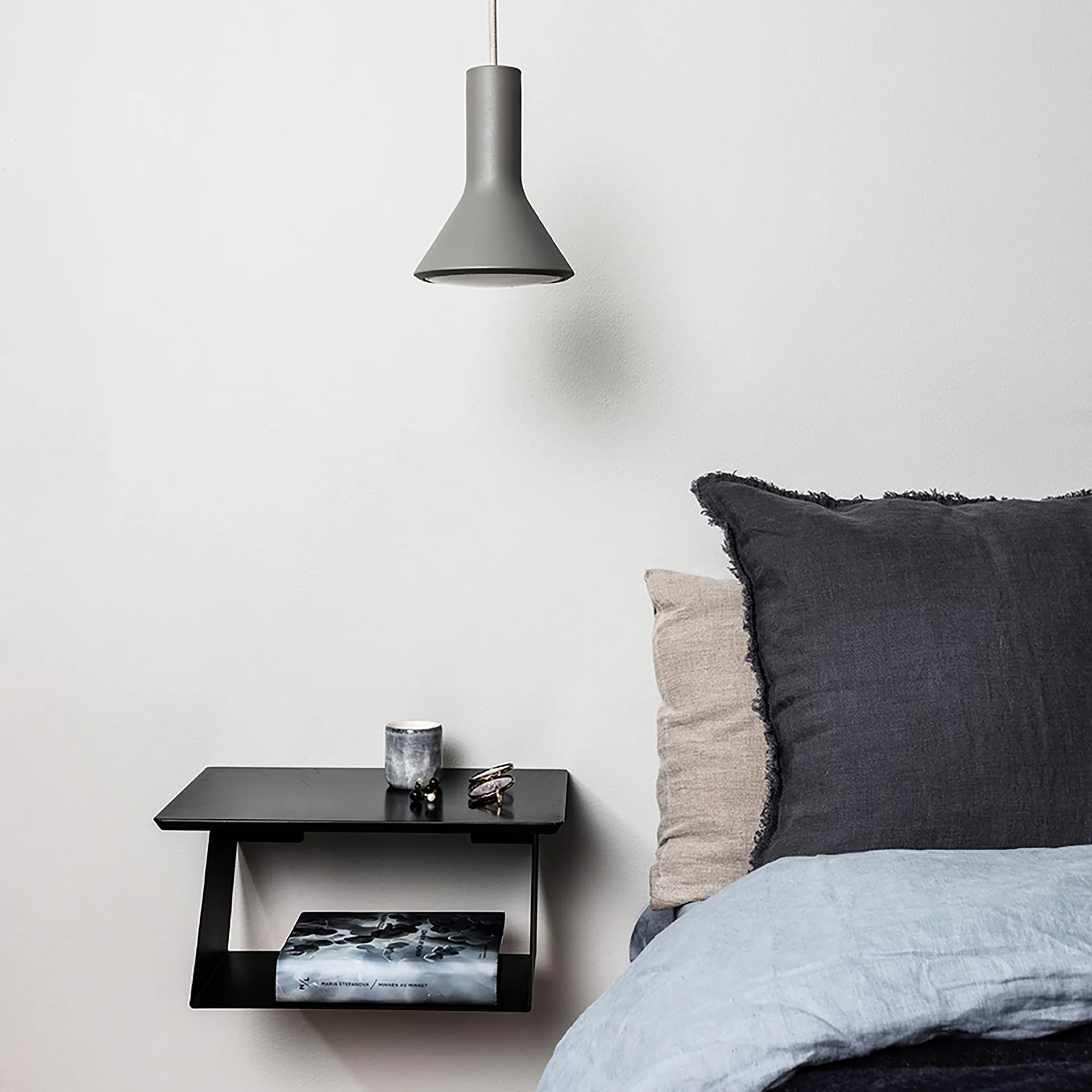 Edgy ράφι, μαύρο Maze