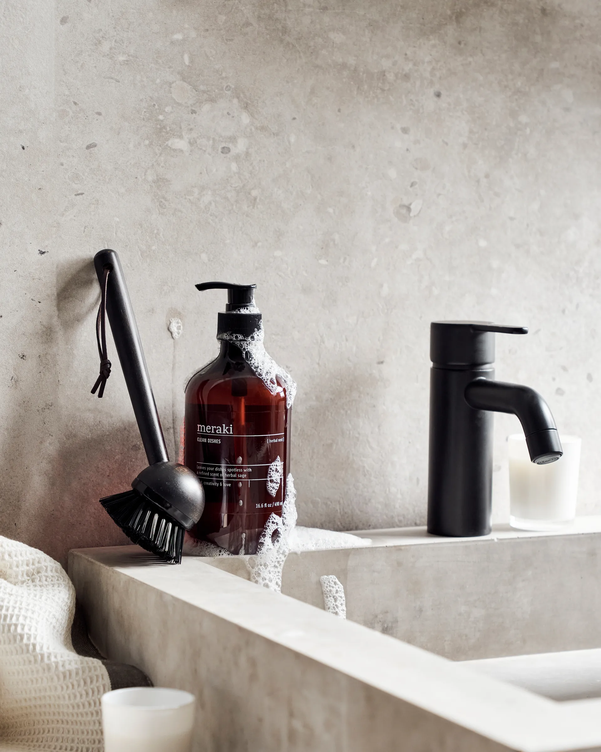 Meraki σετ δώρου σαπουνοθήκη και βούρτσα, Φωλιά βοτάνων Meraki