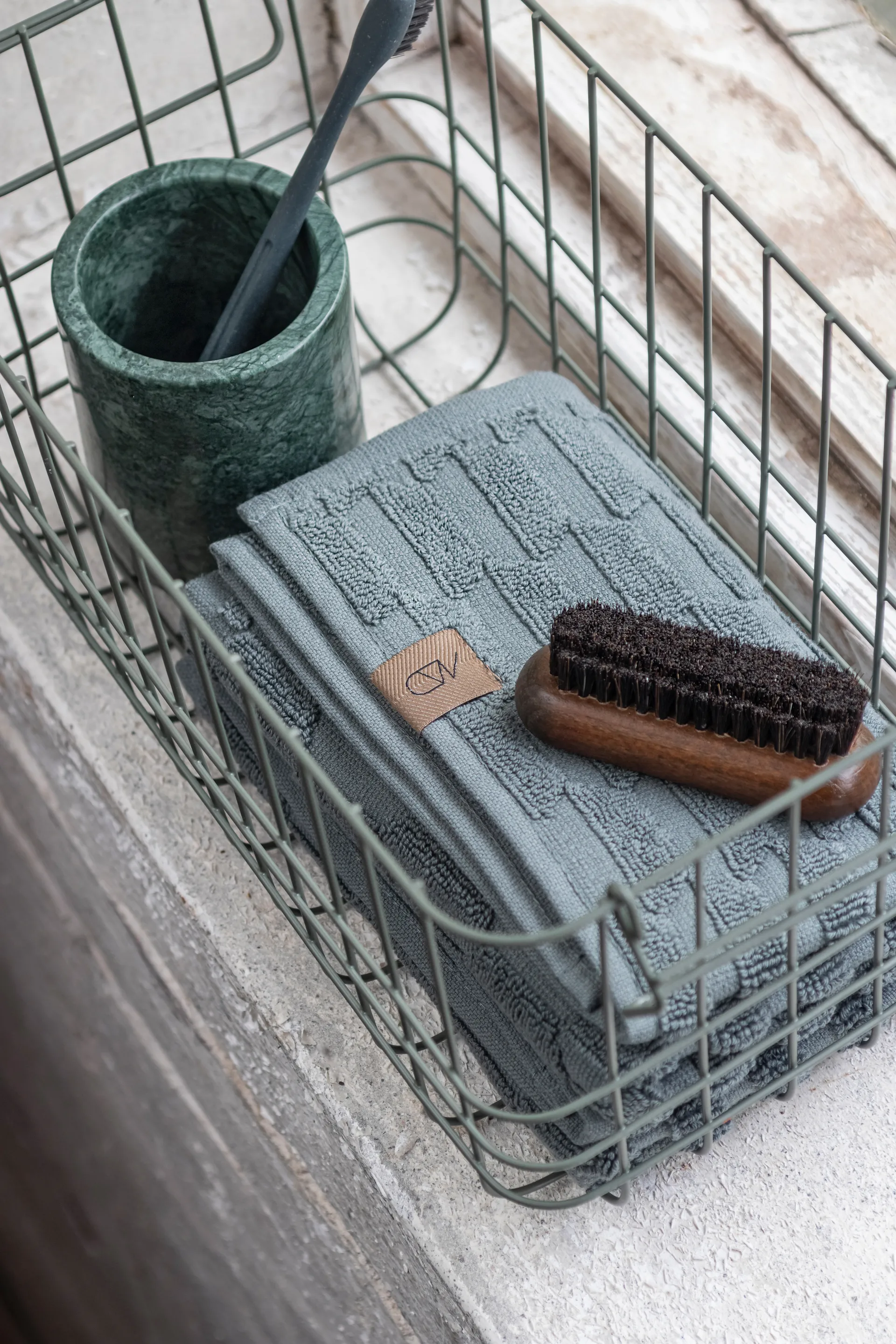 Μαρμάρινο ποτήρι για οδοντόβουρτσες 10 εκ, Dark forest Mette Ditmer