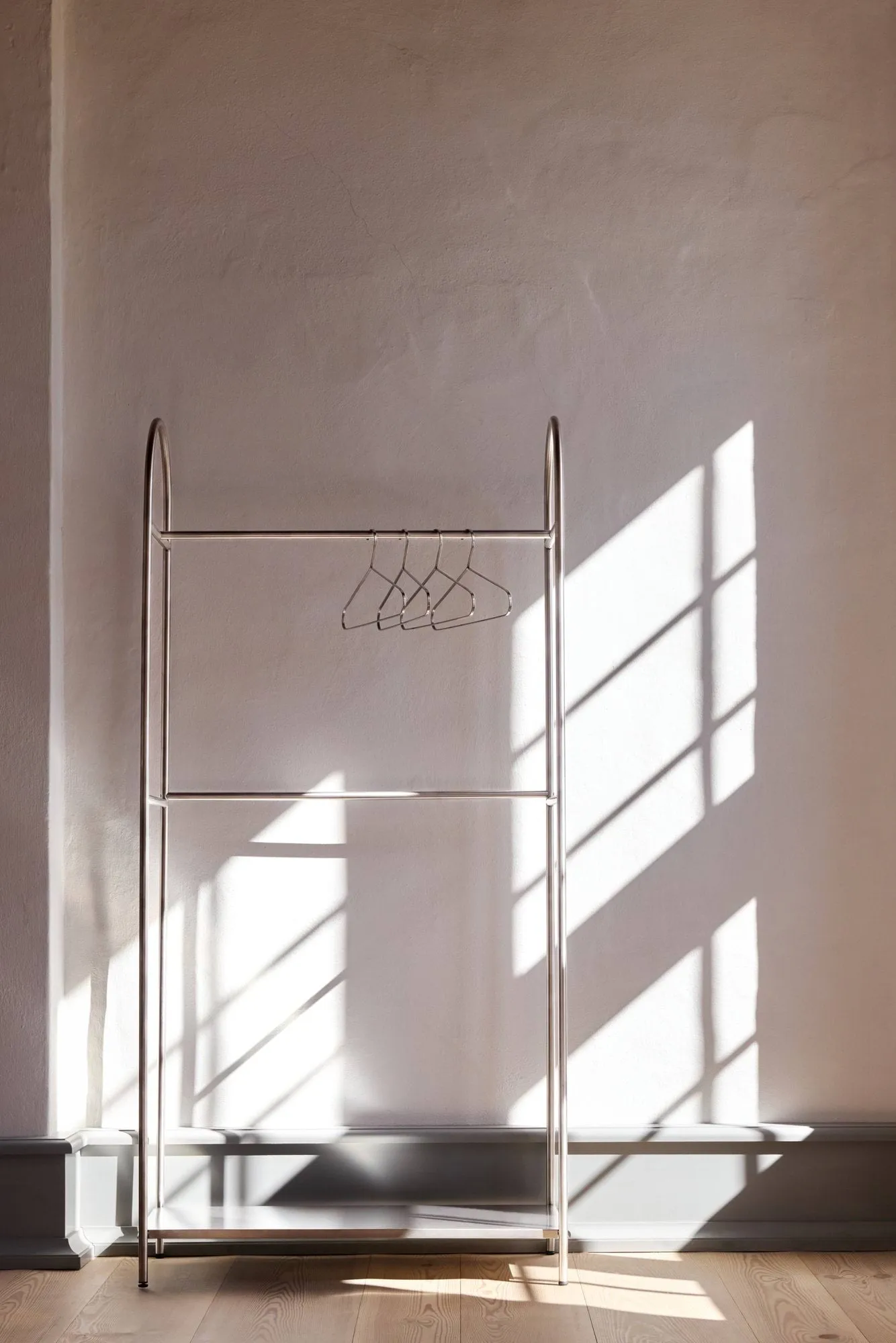 Arch κρεμάστρα ρούχων, Ασημί, 39x92x186 εκ. Mette Ditmer