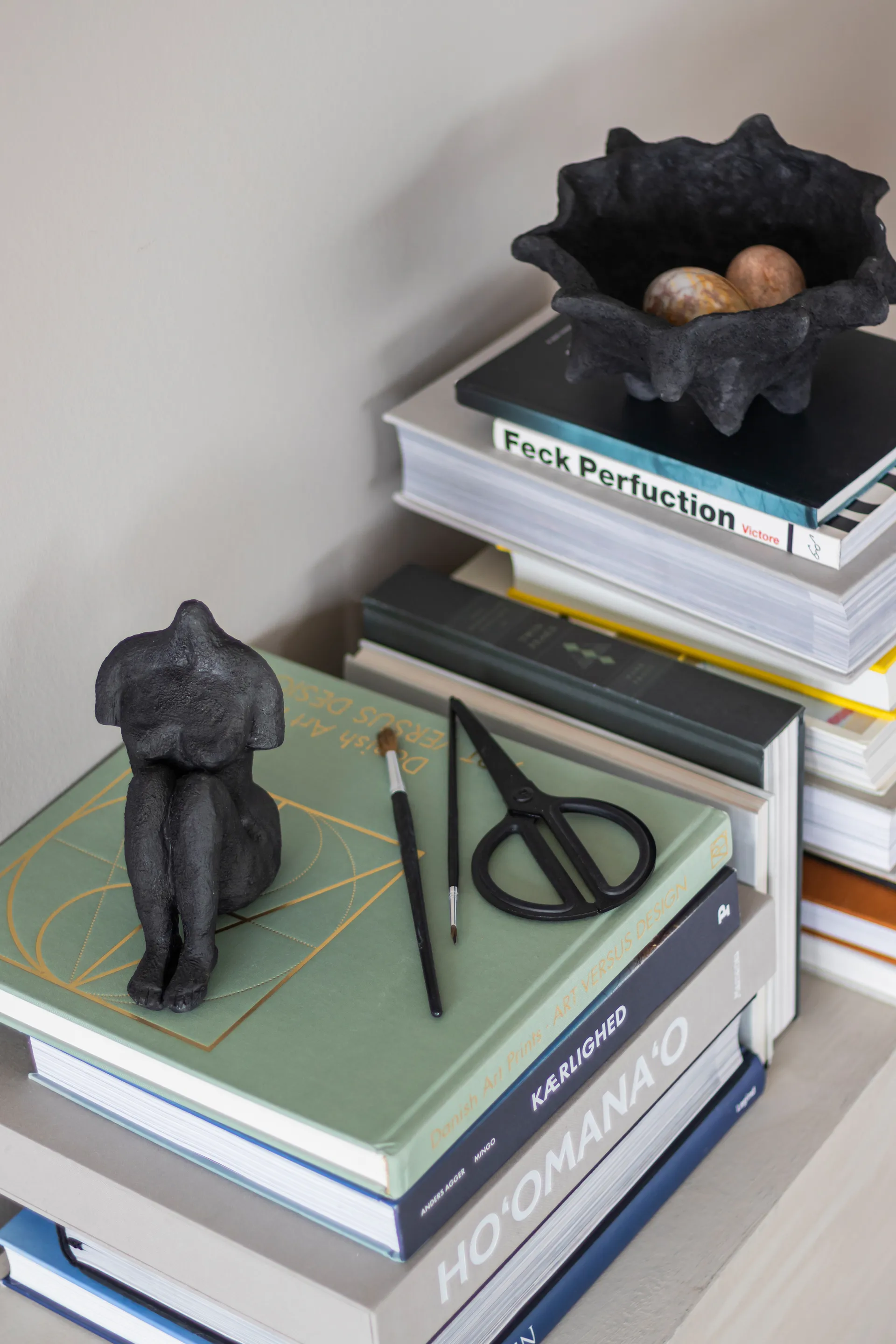 Art piece καθιστή γυναίκα 14 cm, Μαύρο Mette Ditmer