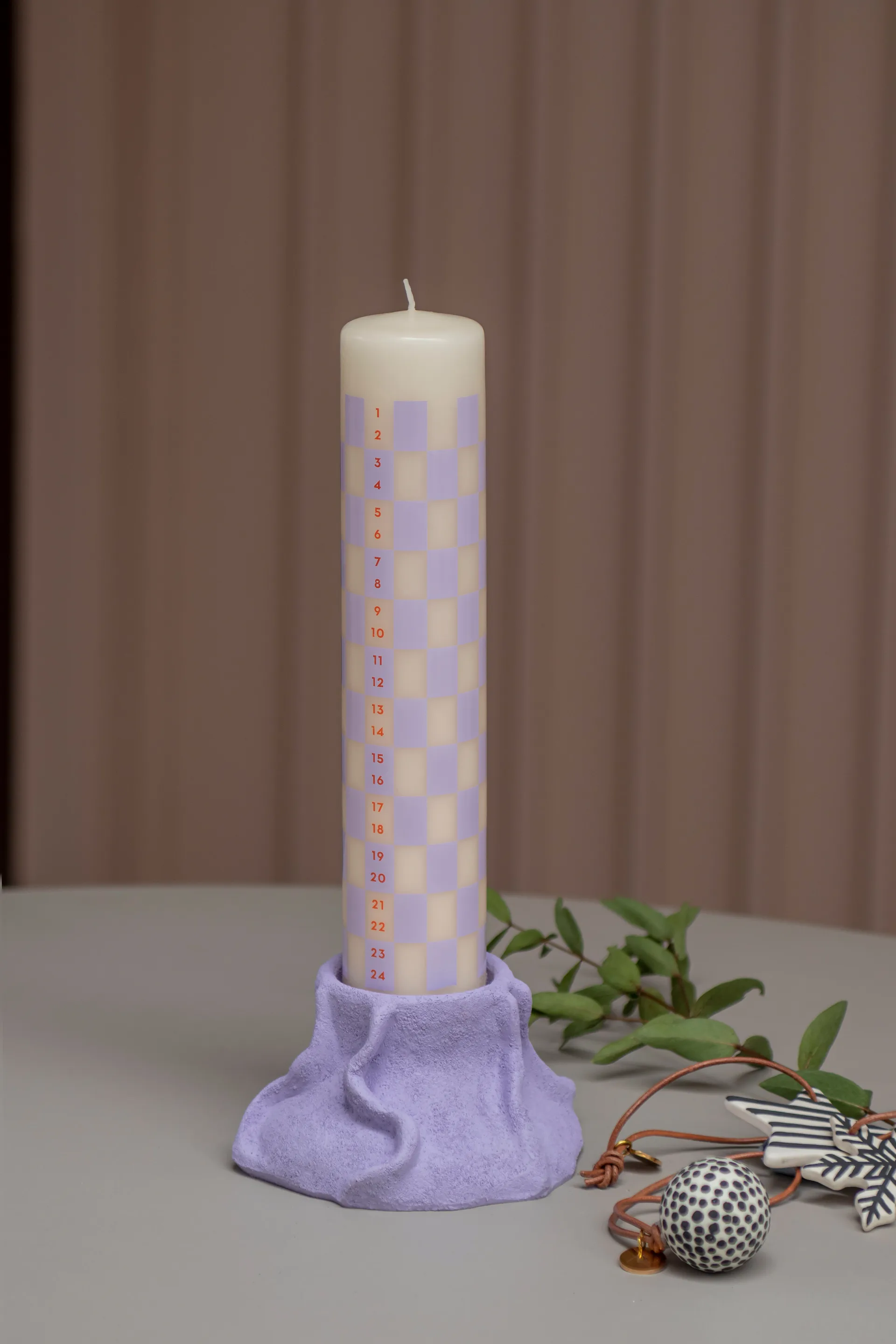 Κηροπήγιο Art Piece lava Ø12.5 cm, Ανοιχτό μοβ Mette Ditmer