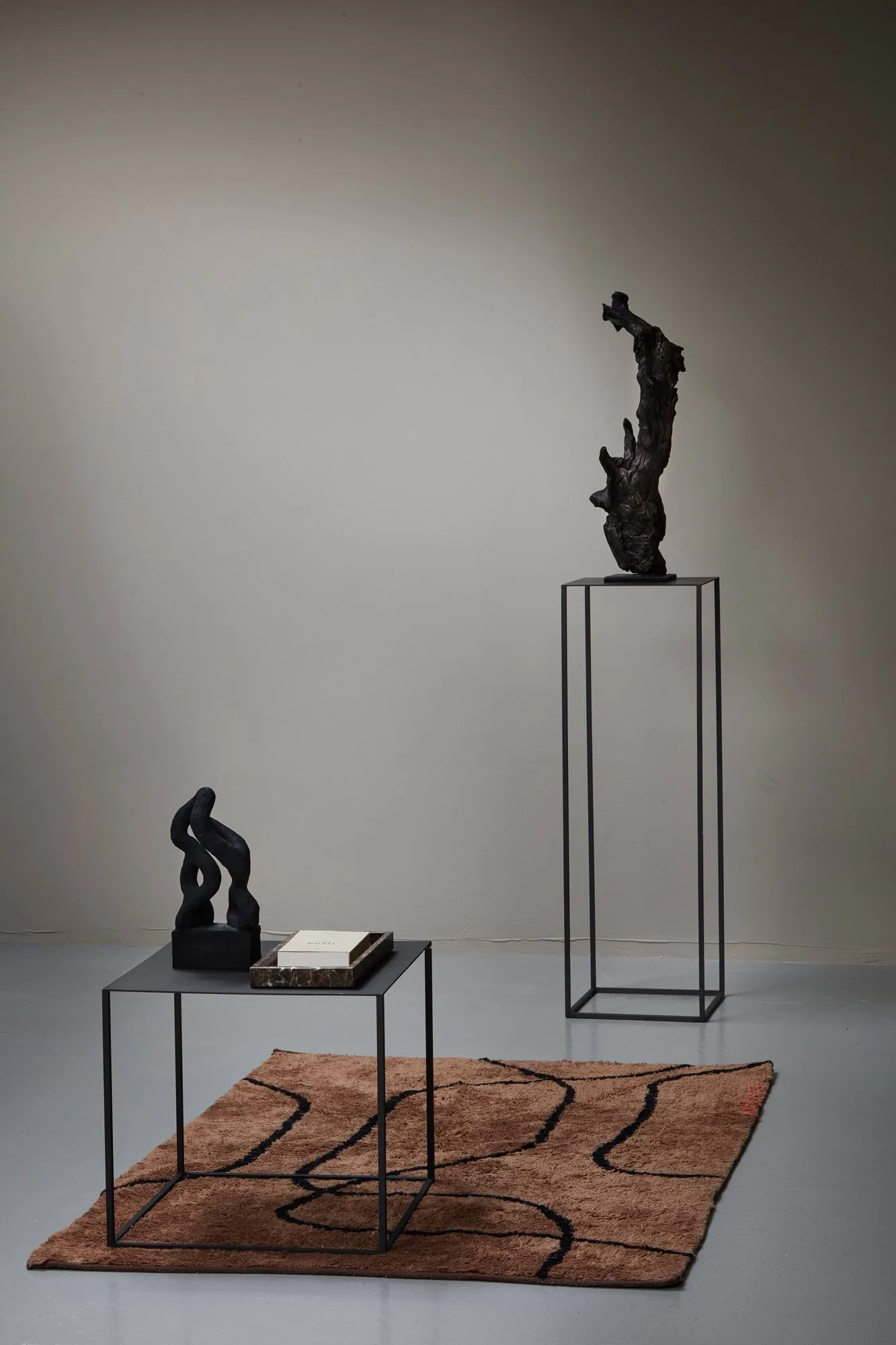 Cubic βάθρο, Μαύρο, 29x29x90 εκ. Mette Ditmer