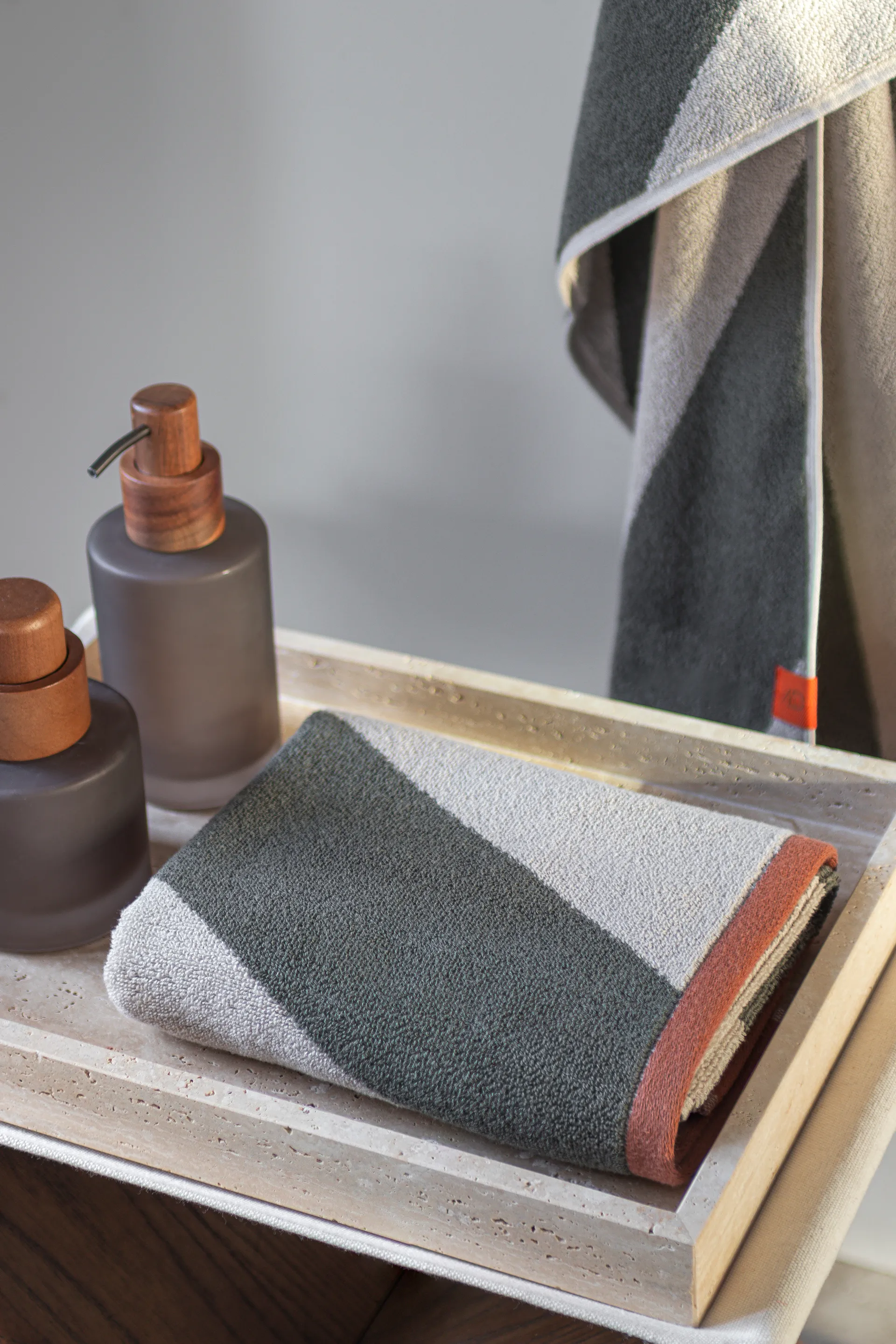 Diagonal πετσέτα, Dark olive, 50x90 εκ. Mette Ditmer