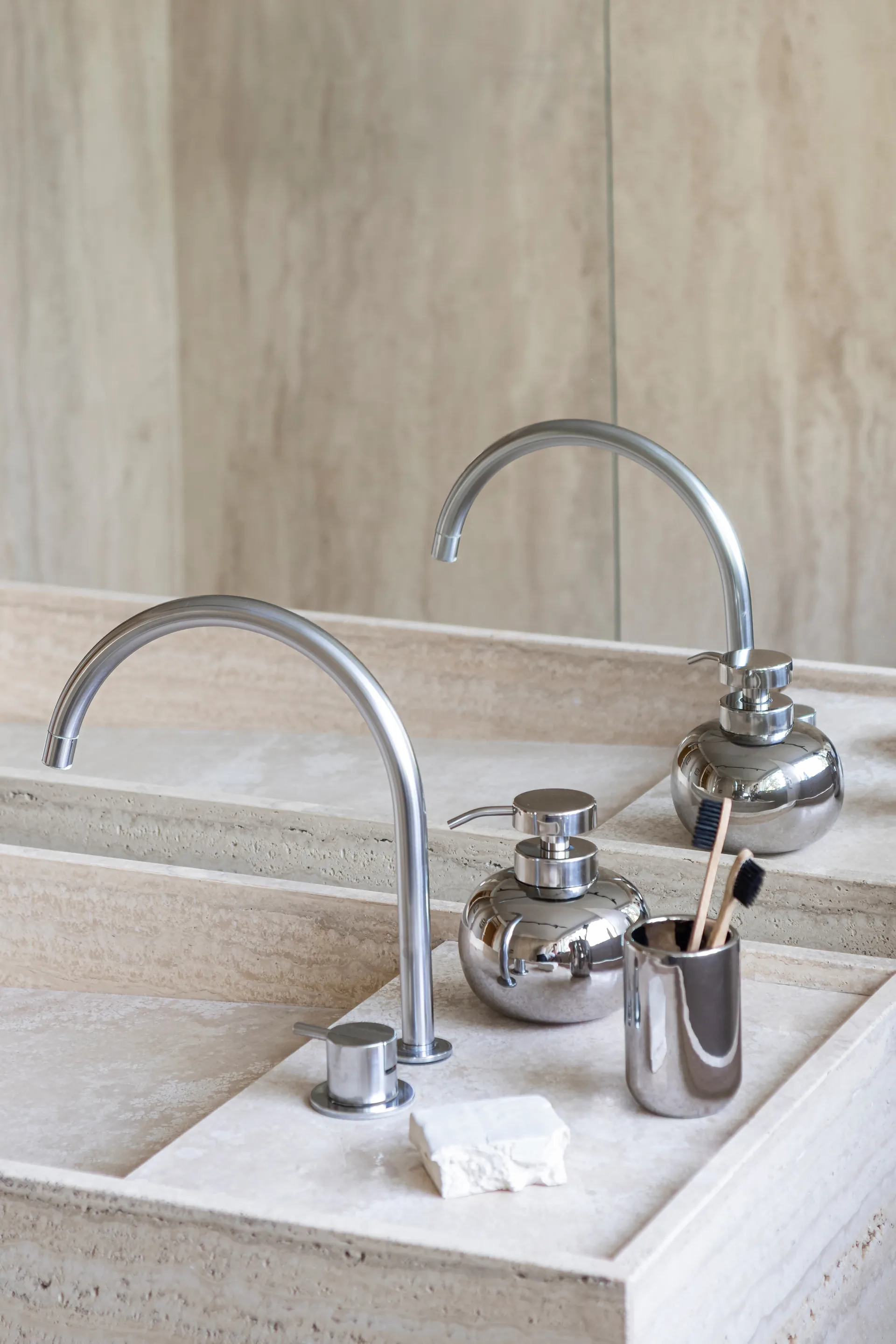 Lotus χαμηλή αντλία σαπουνιού, Χρώμιο Mette Ditmer