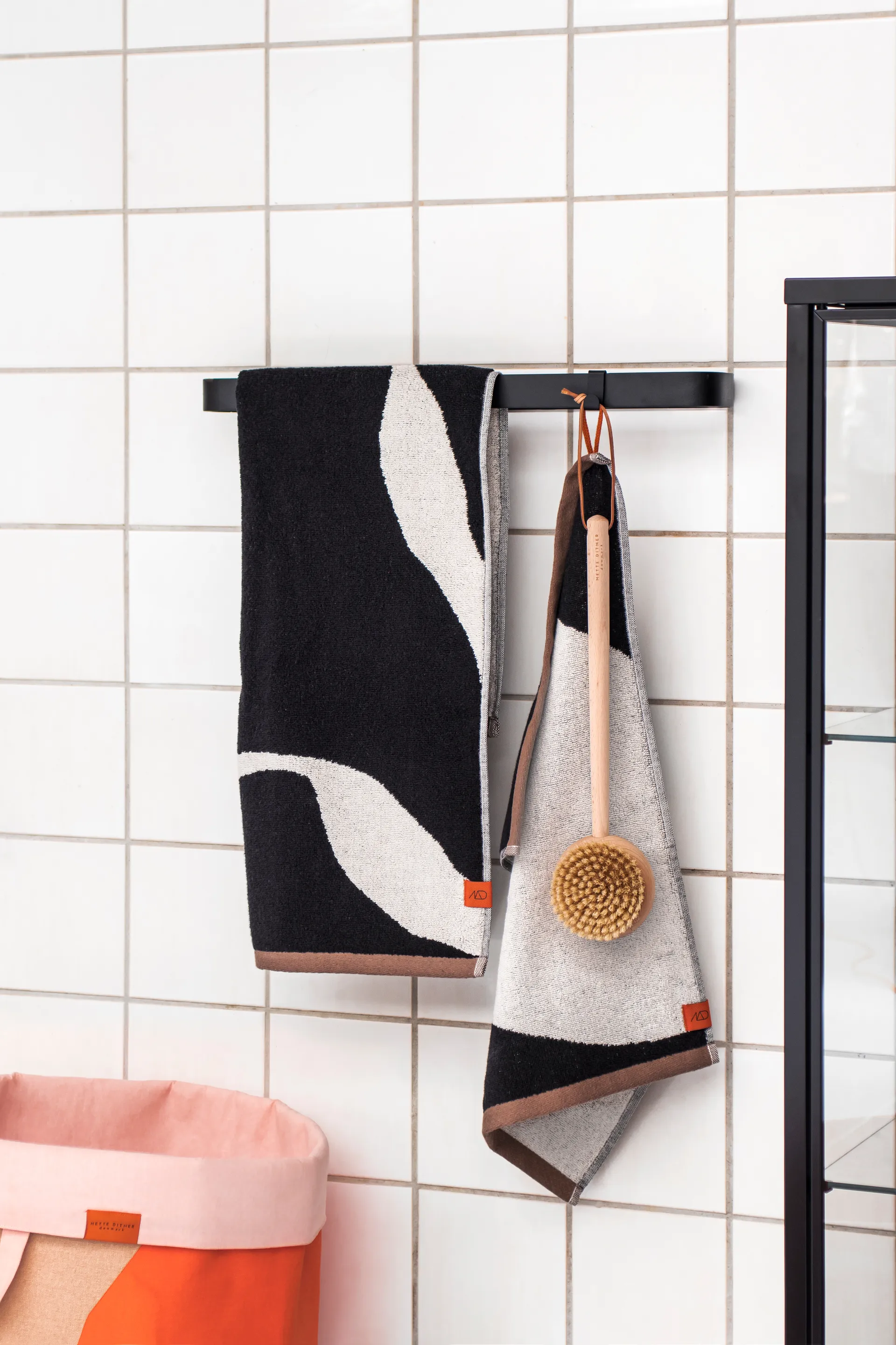 Πετσέτα επισκεπτών Nova Arte 40 x 55 εκ., 2 τεμ., Μαύρο-υπόλευκο Mette Ditmer