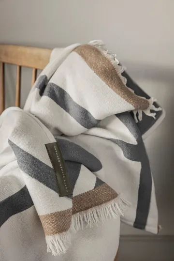 Shadow ριχτάρι - Off-white-grey, 130x175 cm - Mette Ditmer