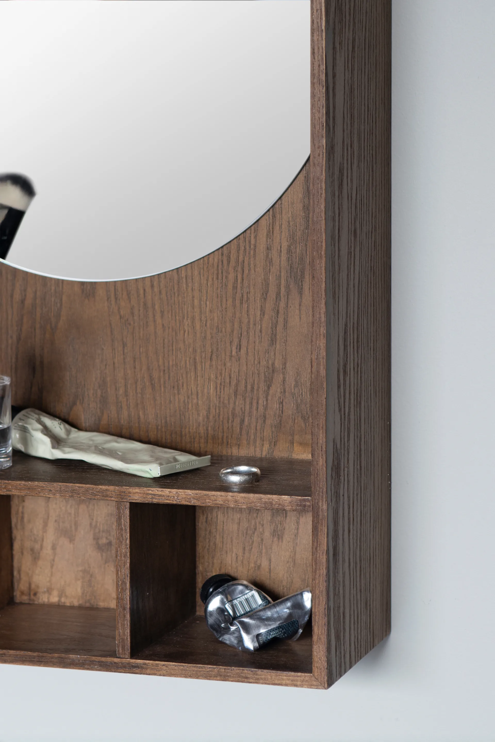 Show-me καθρέφτης με ράφι small, Dark oiled Mette Ditmer