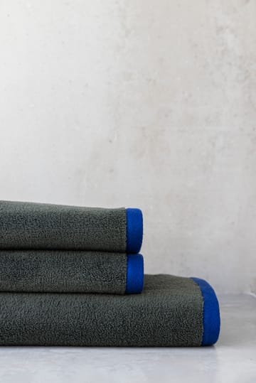 Soft πετσέτα μπάνιου 70x133 cm - Σκούρο ελιά-ανοιχτό μπλε - Mette Ditmer