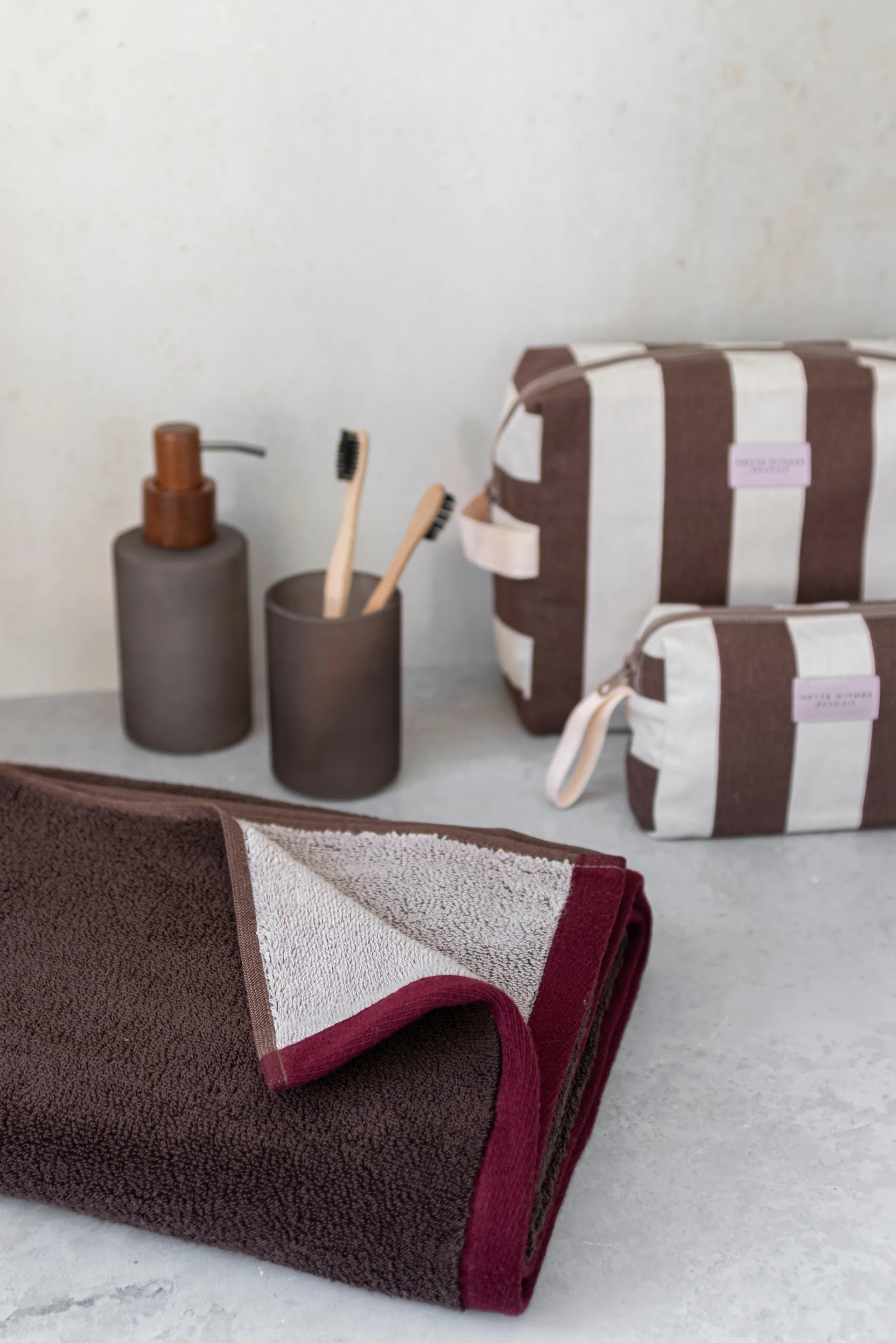 Soft πετσέτα μπάνιου 70x133 cm, Καφέ-άμμος Mette Ditmer