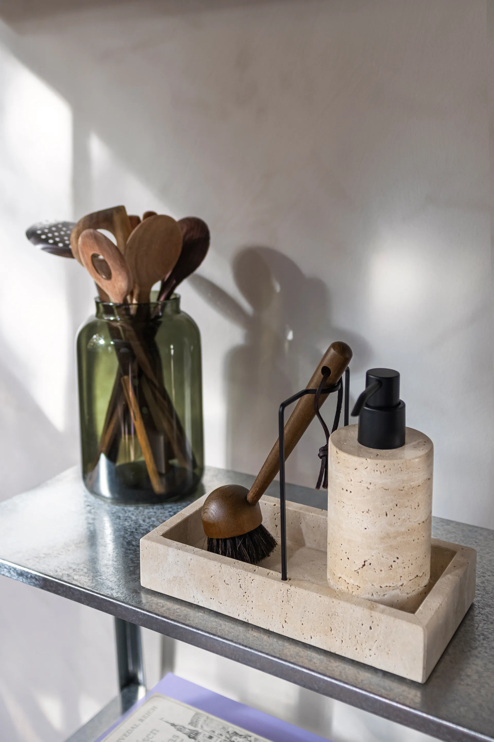 Travertine δίσκος οργάνωσης νεροχύτη 12x23,5 εκ., Λίνο Mette Ditmer