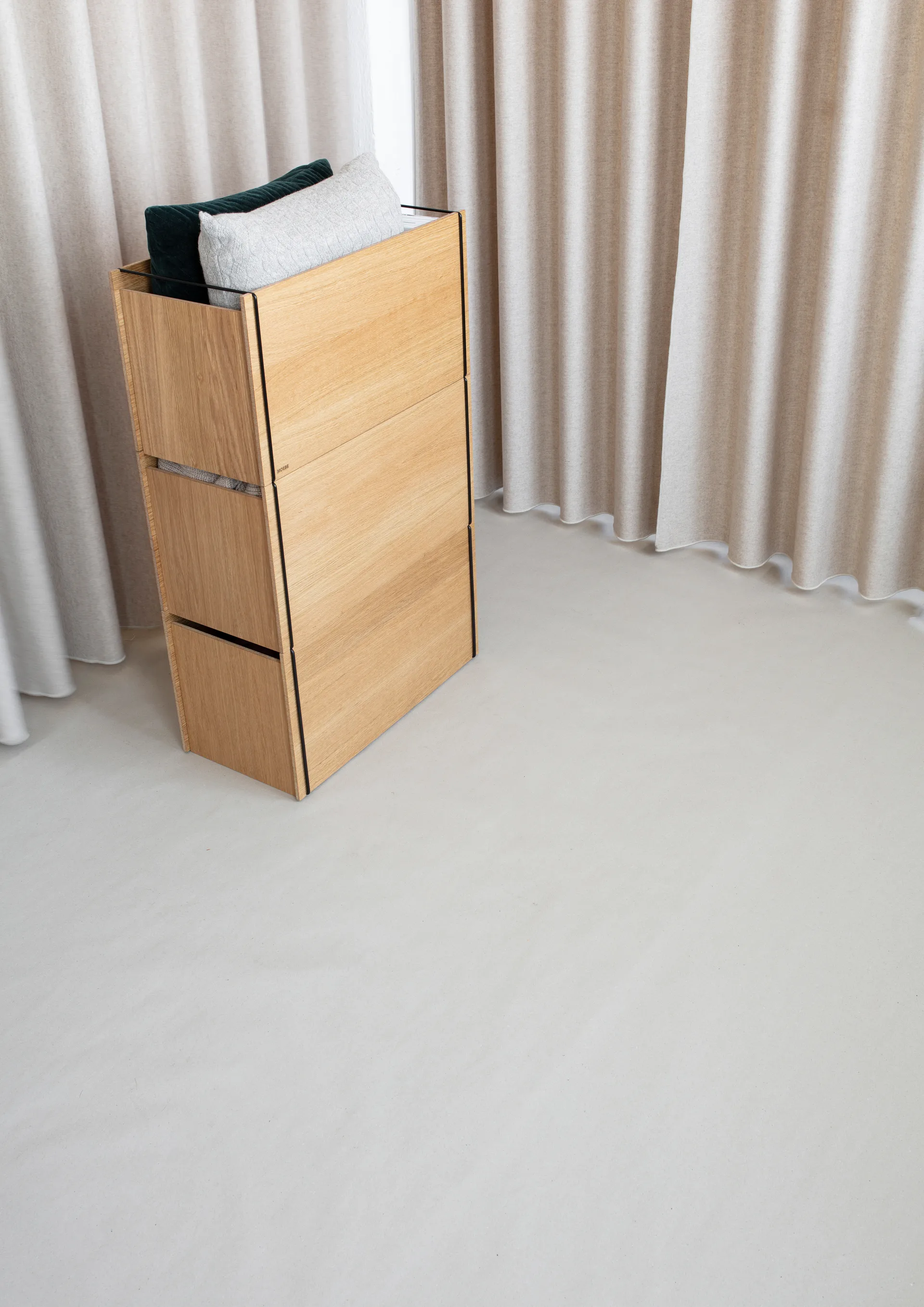 Κουτί αποθήκευσης από δρυ 33x60 εκ., Wood. black MOEBE