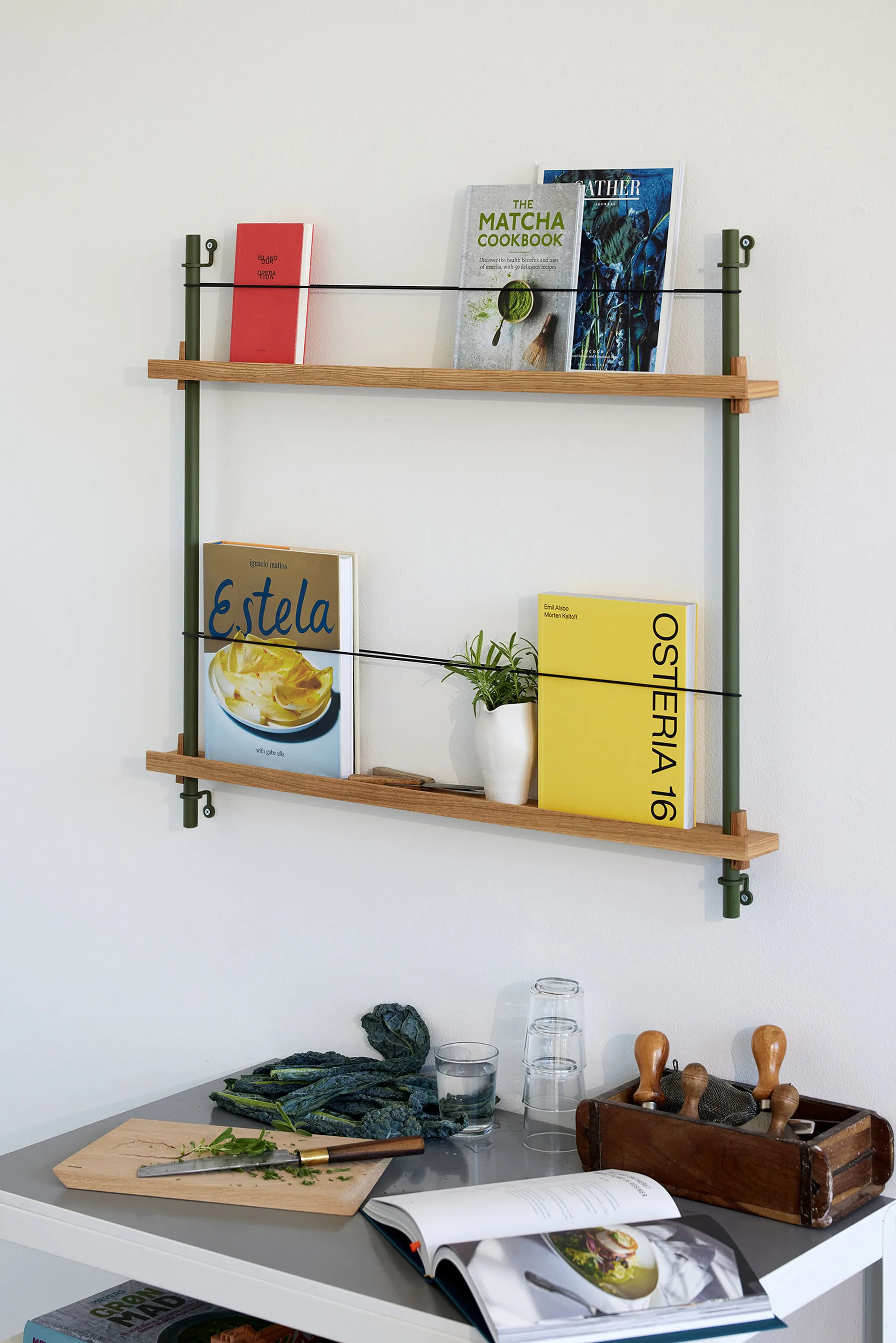 Magazine Shelving επιτοίχια θήκη περιοδικών, Καπνισμένη δρυς-deep blue, 85x180x7 cm, MS.180.1 MOEBE