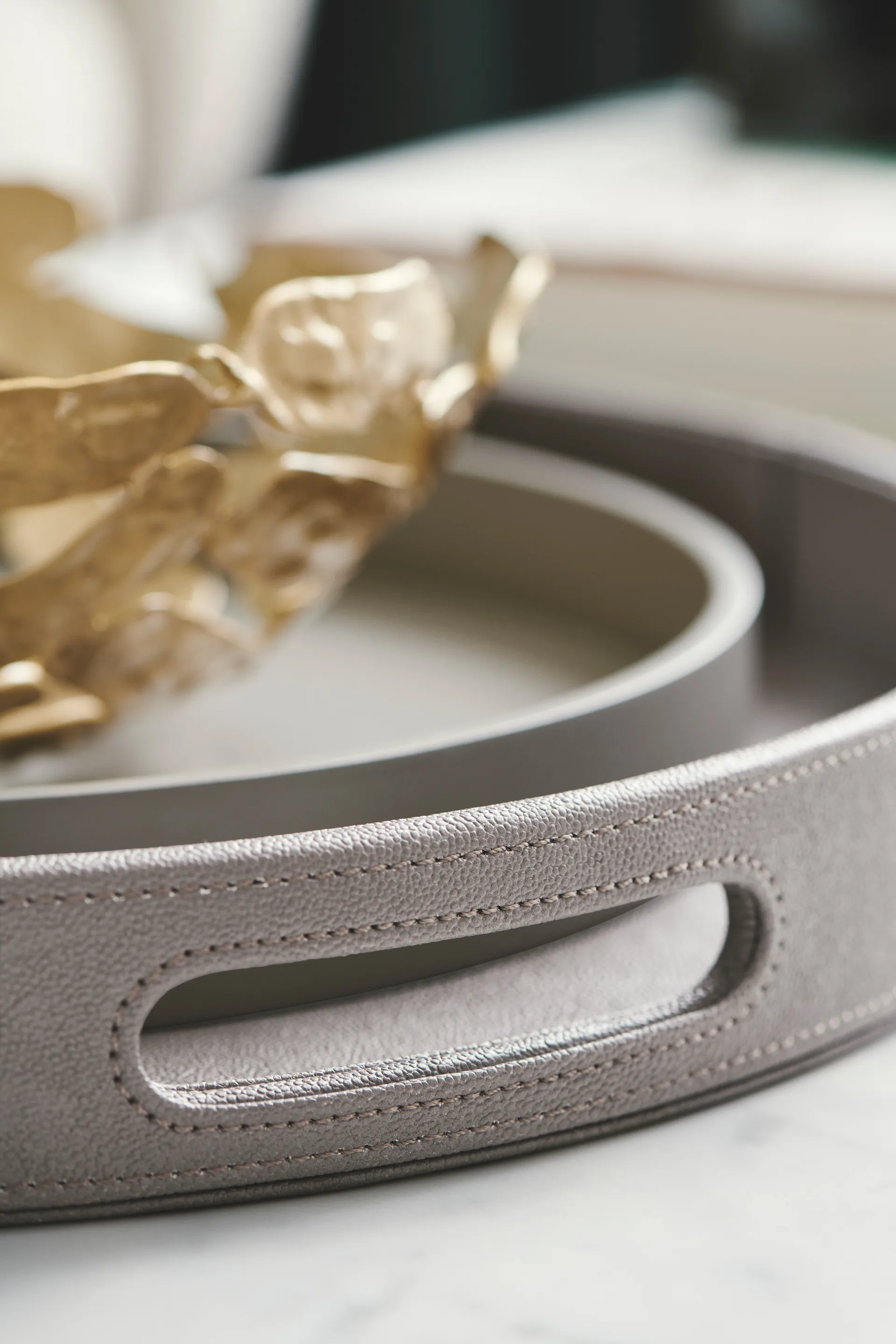 Ματ λακαρισμένος διακοσμητικός δίσκος Ø30x4 εκ., Fawn Mojoo