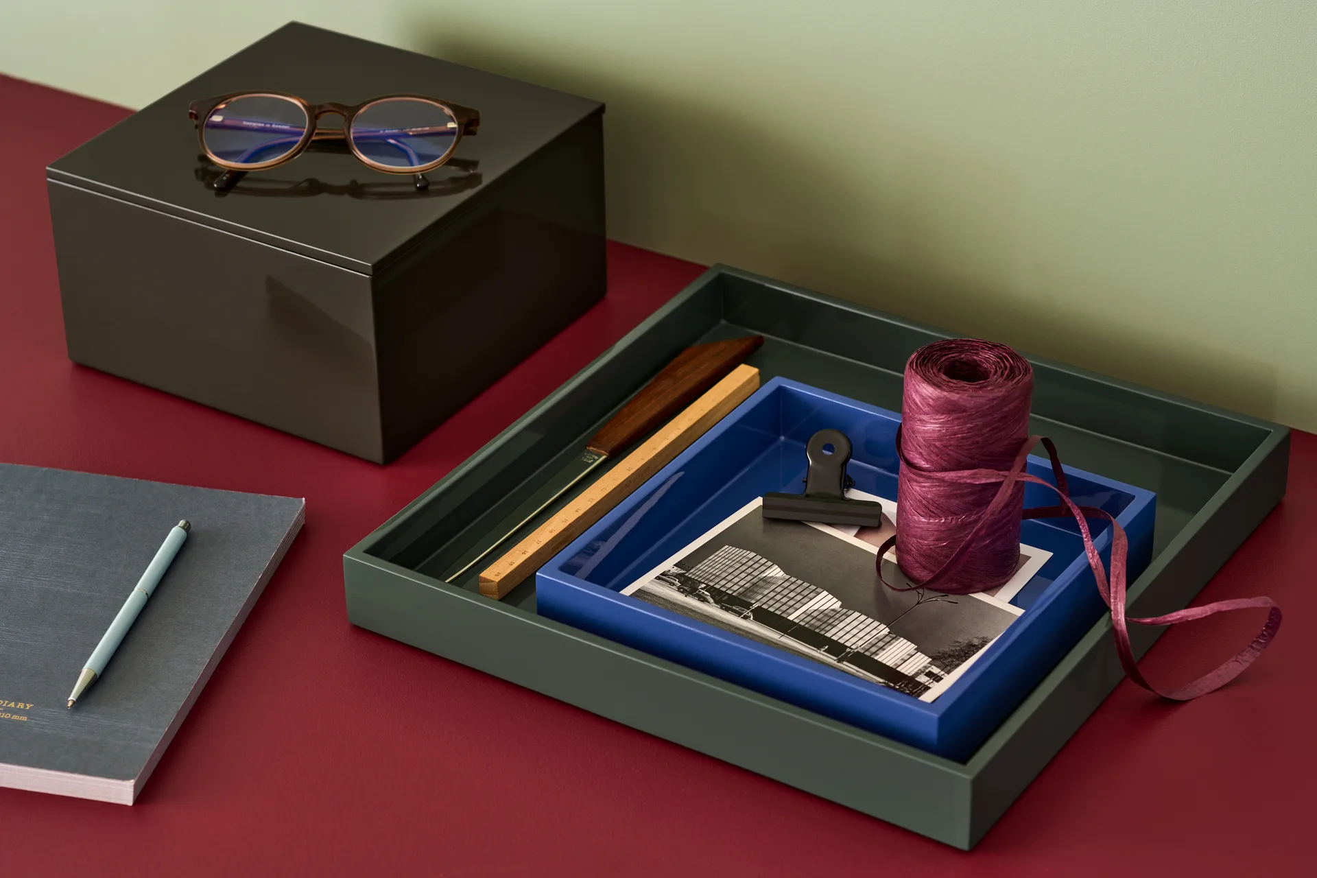 Lux λουστραρισμένος διακοσμητικός δίσκος 19x19x3,5 εκ., Ultramarin Mojoo