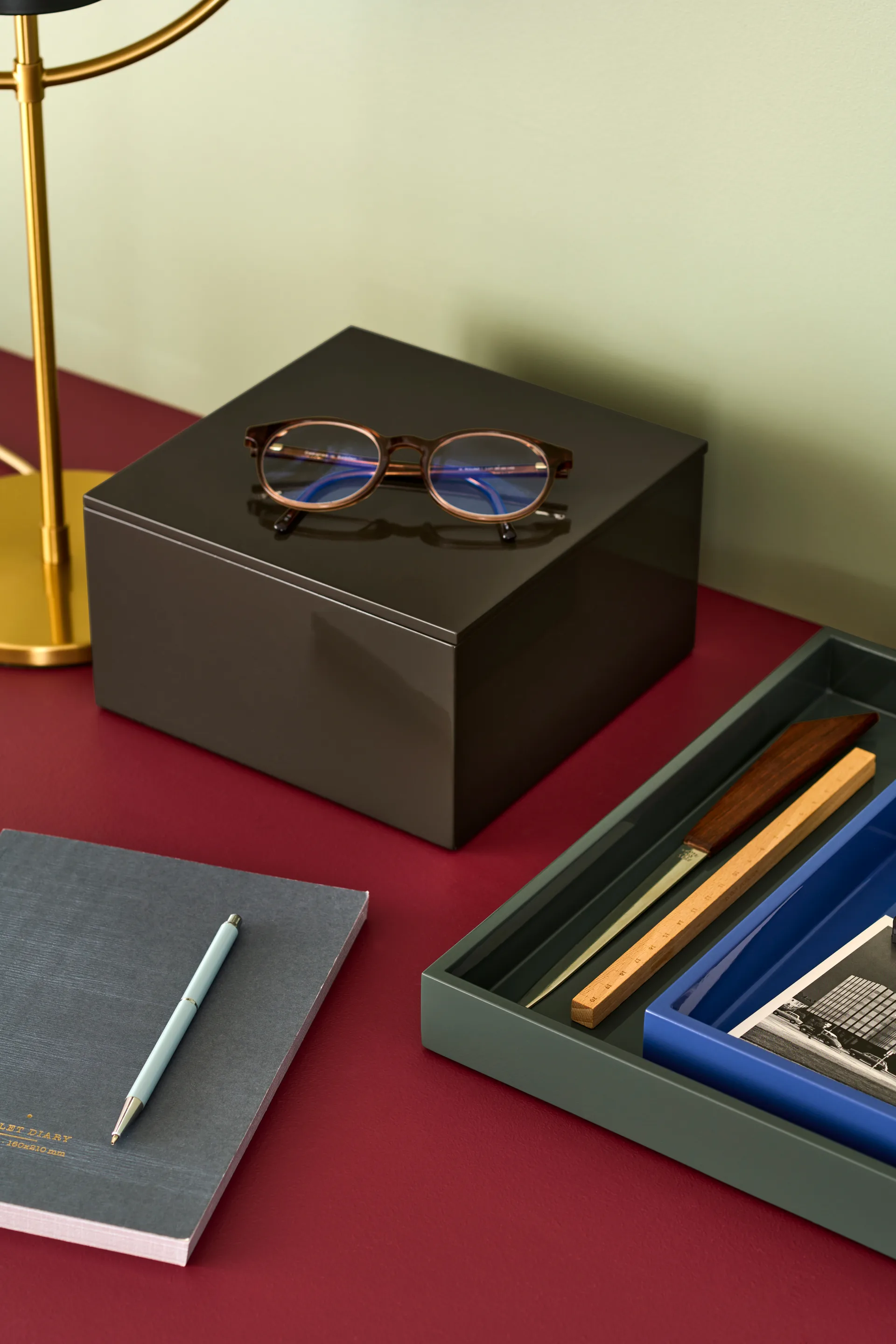 Lux λουστραρισμένος διακοσμητικός δίσκος 19x19x3,5 εκ., Ultramarin Mojoo