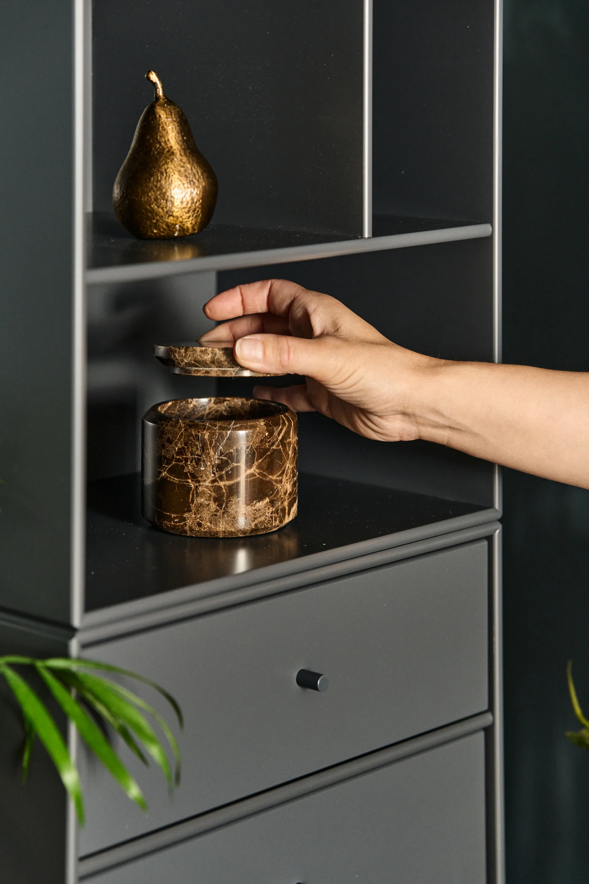 Montana Mini 1302 ράφι module, anthracite 04, με ράφια Montana