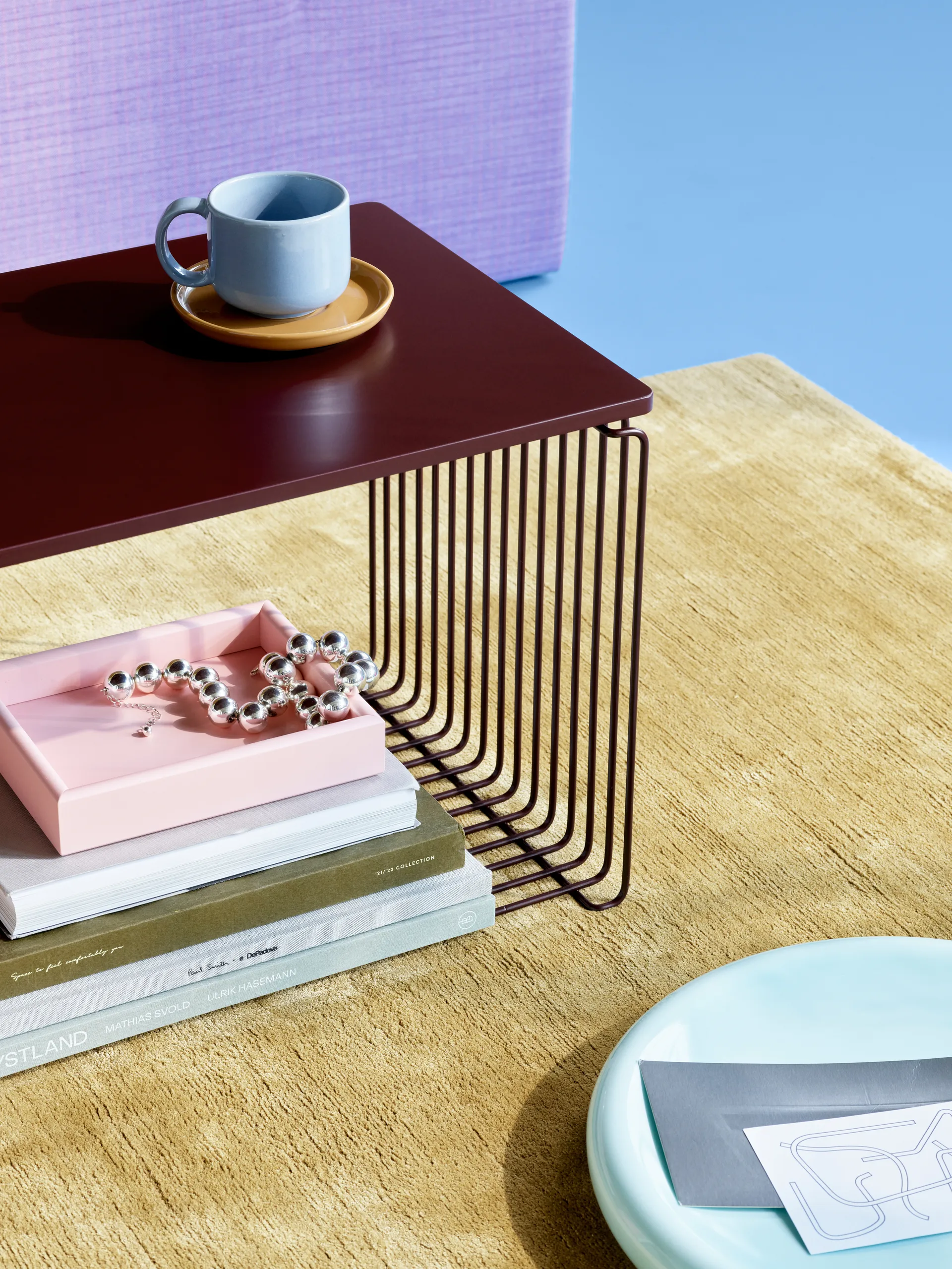 Panton Wire επάνω επιφάνεια 70,1x34,8 εκ., Black red Montana