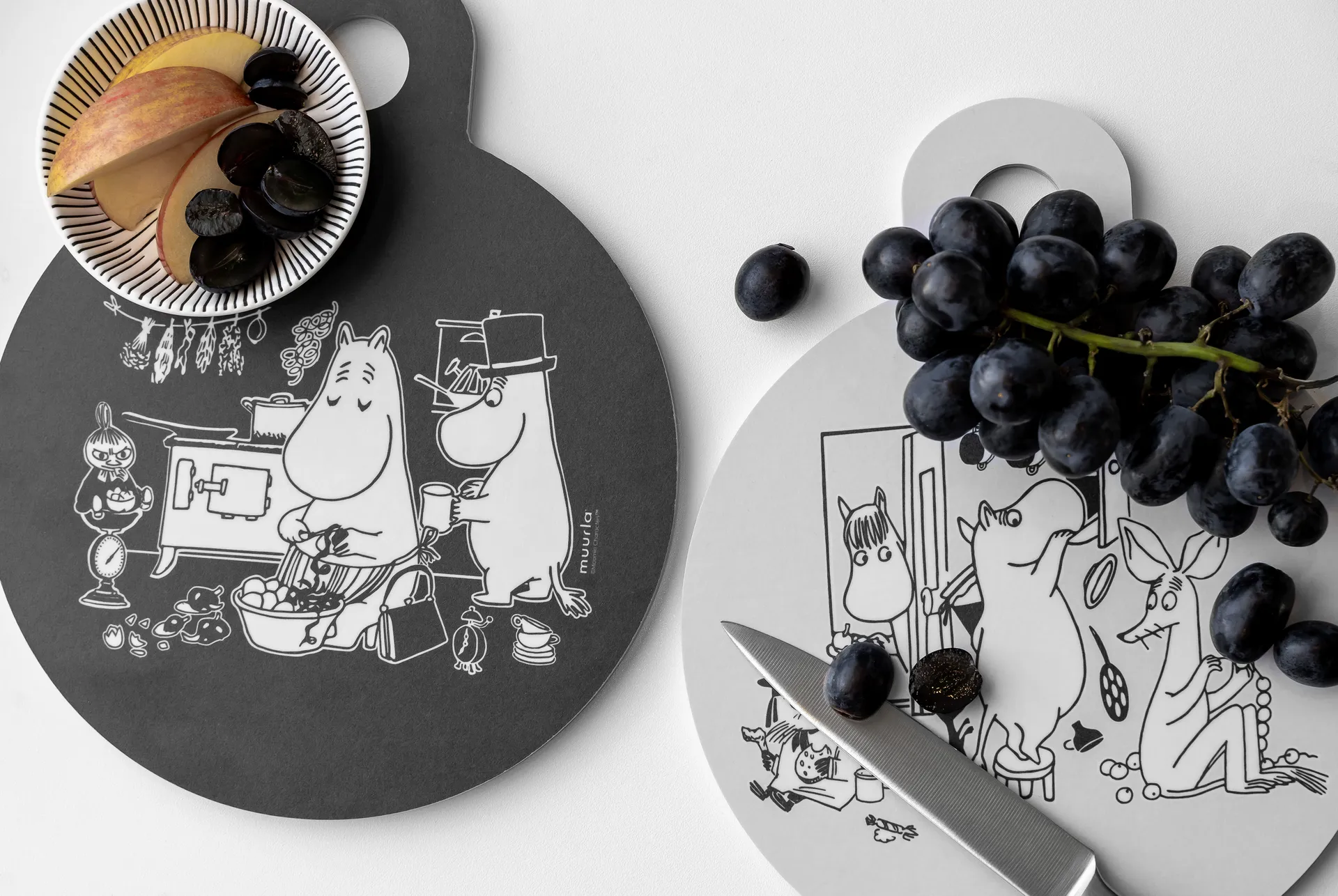 Chop & Serve In the Kitchen δίσκος Ø20 cm, Μαύρο Muurla