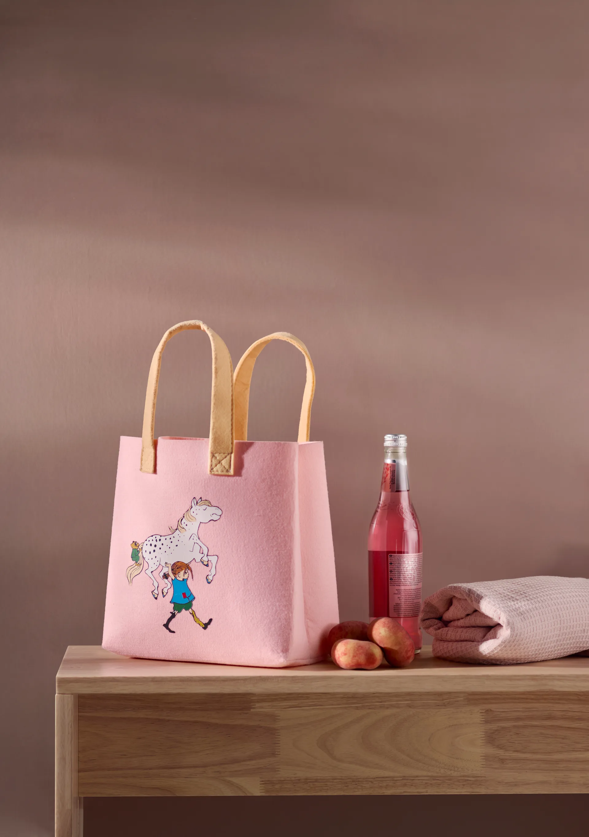 Pippi Tote Bag τσάντα 25x25 cm, Pippi and the Horse Muurla