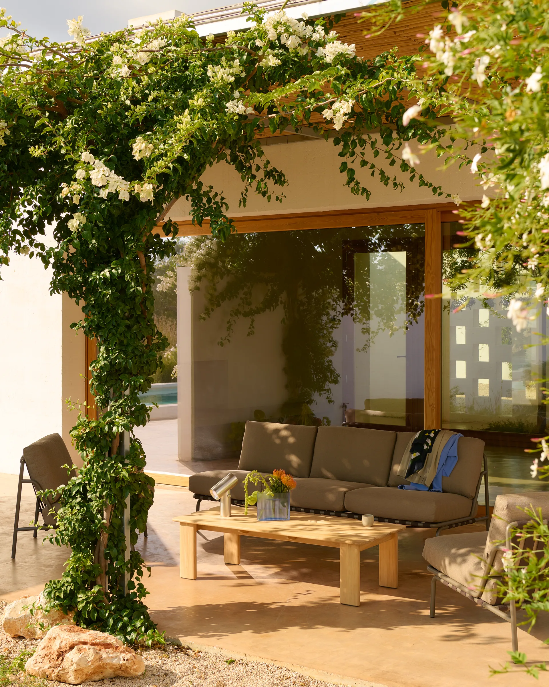 Assemble τραπεζάκι σαλονιού, Teak, 135x55 εκ. Muuto