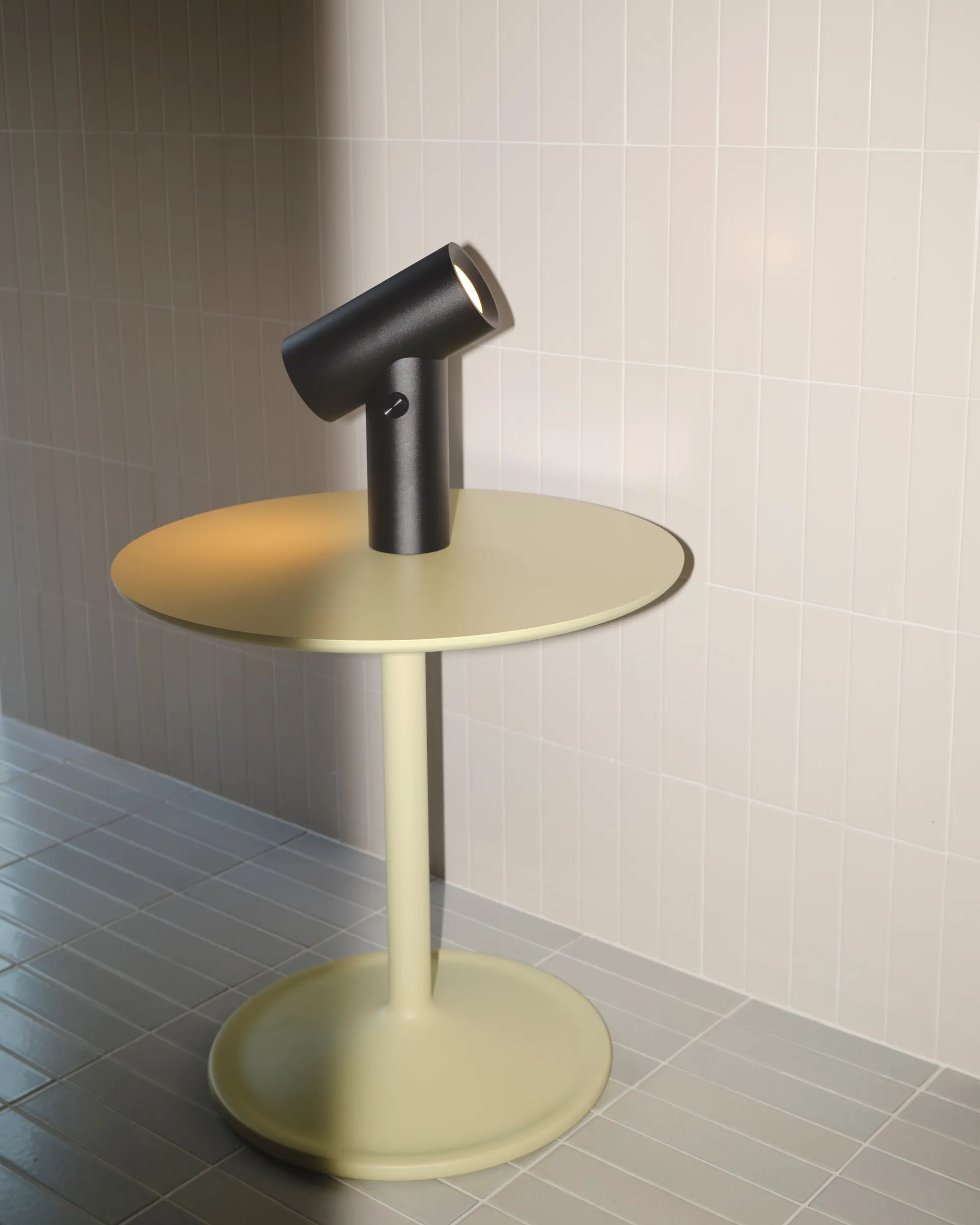 Beam φορητό επιτραπέζιο φωτιστικό, Μαύρο, 26,2 εκ. Muuto