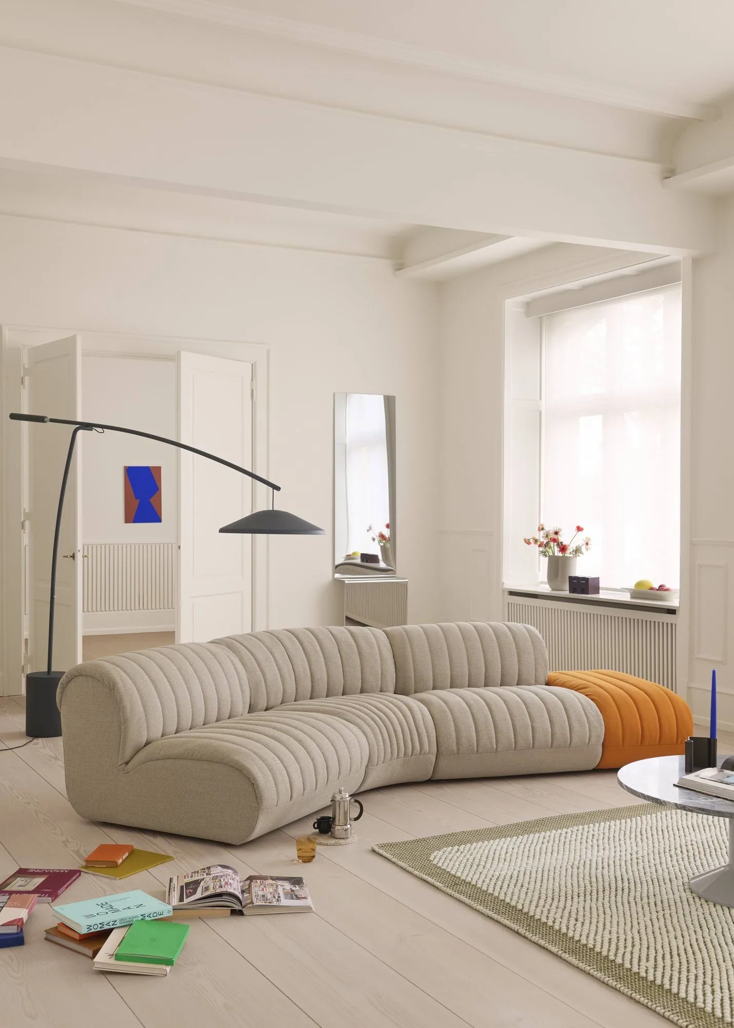 Contra επιδαπέδια λάμπα, Anthracite black-concrete, 188 εκ. Muuto