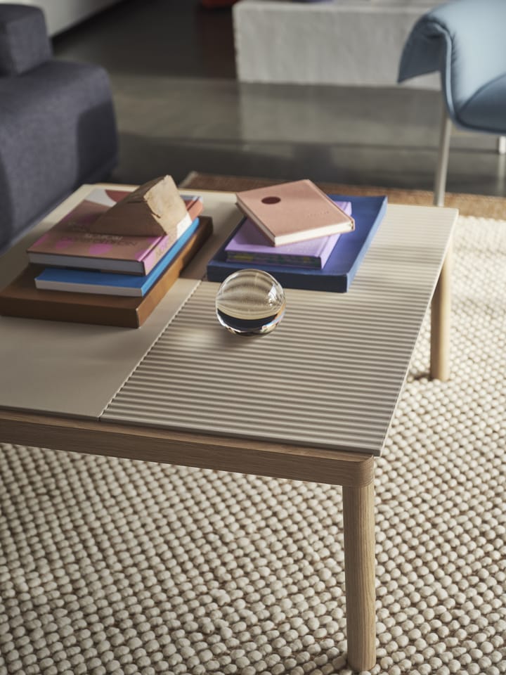 Couple 1 Plain-1 Wavy τραπέζι σαλονιού 80x84x40 cm, Sand-oak Muuto
