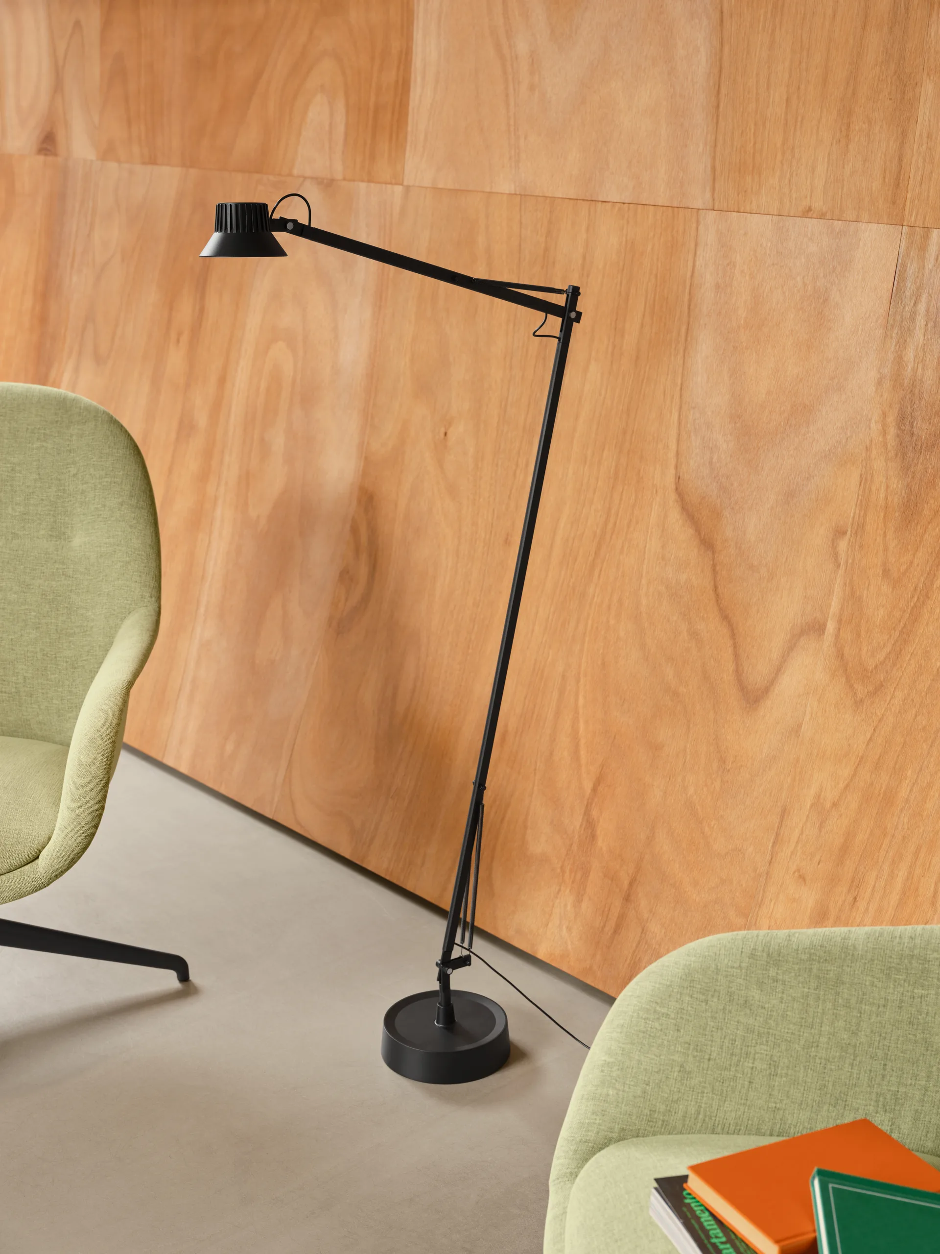 Dedicate επιδαπέδια λάμπα, Black, 112 εκ. Muuto