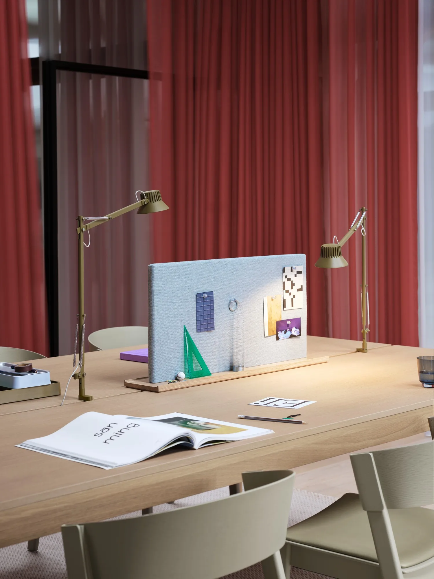 Dedicate L2 επιτραπέζιο φωτιστικό με σφιγκτήρα., Brown Green Muuto