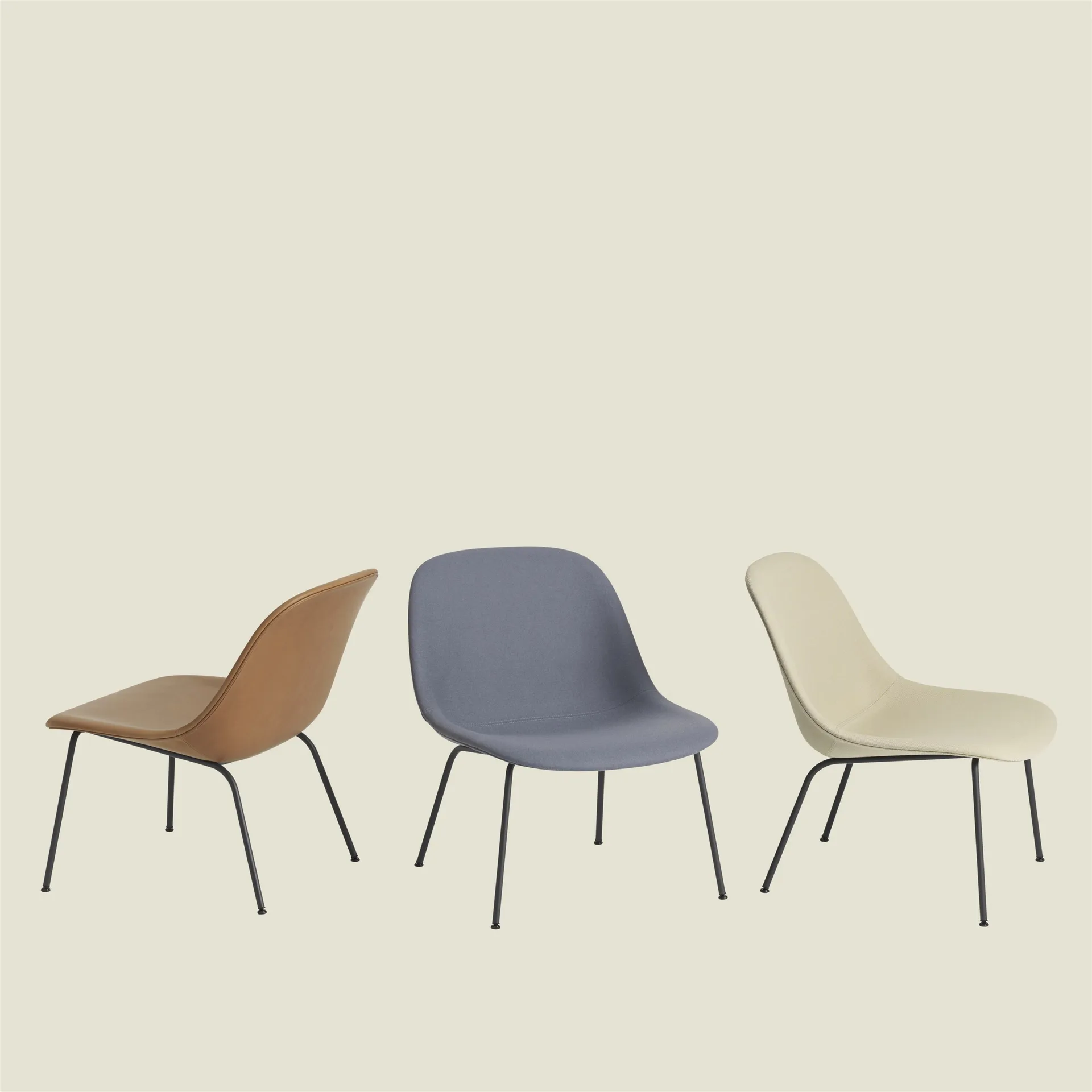 Fiber Lounge καρέκλα με μεταλλικά πόδια, Steel cut Trio 236-Anthracite Muuto