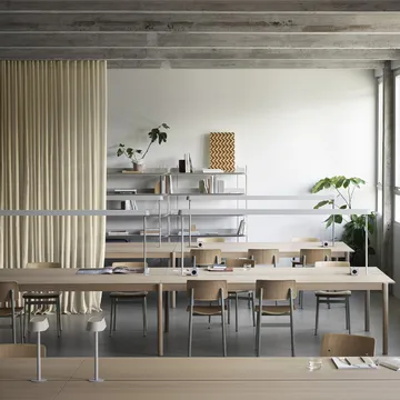 Τραπέζι Linear System 142x240 cm - White laminate-white ABS-oak - Muuto