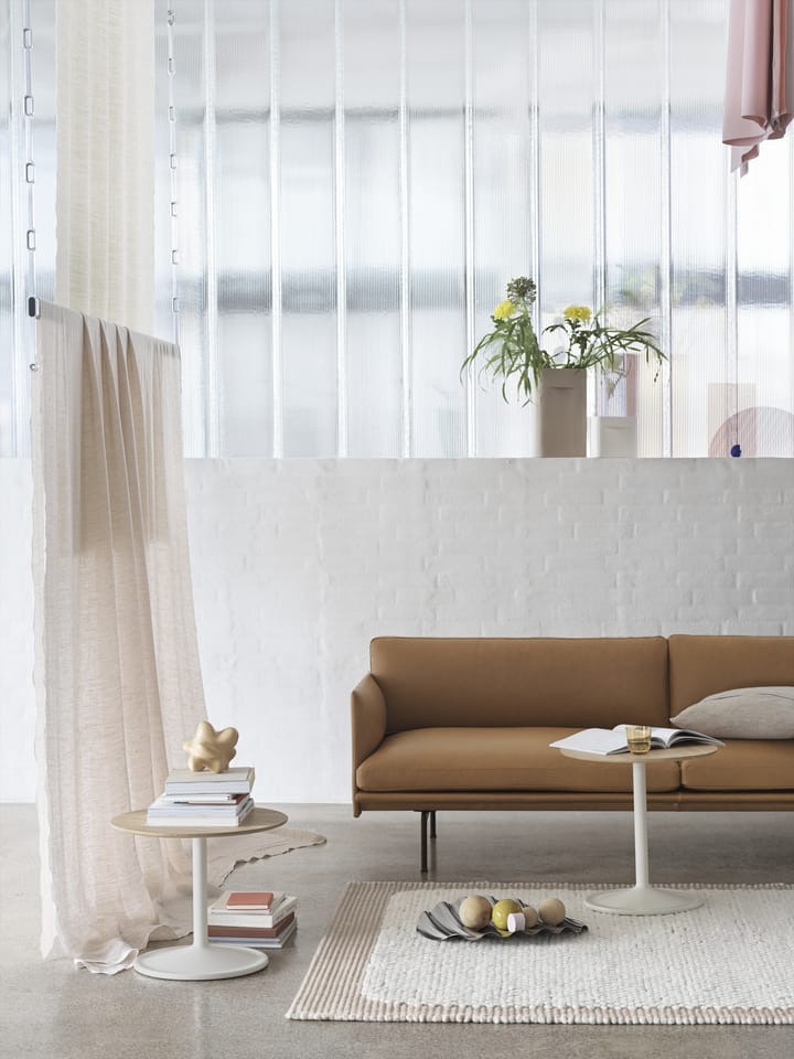Καναπές Outline 3,5 θέσεων γυαλισμένο αλουμίνιο, Grace leather Camel Muuto
