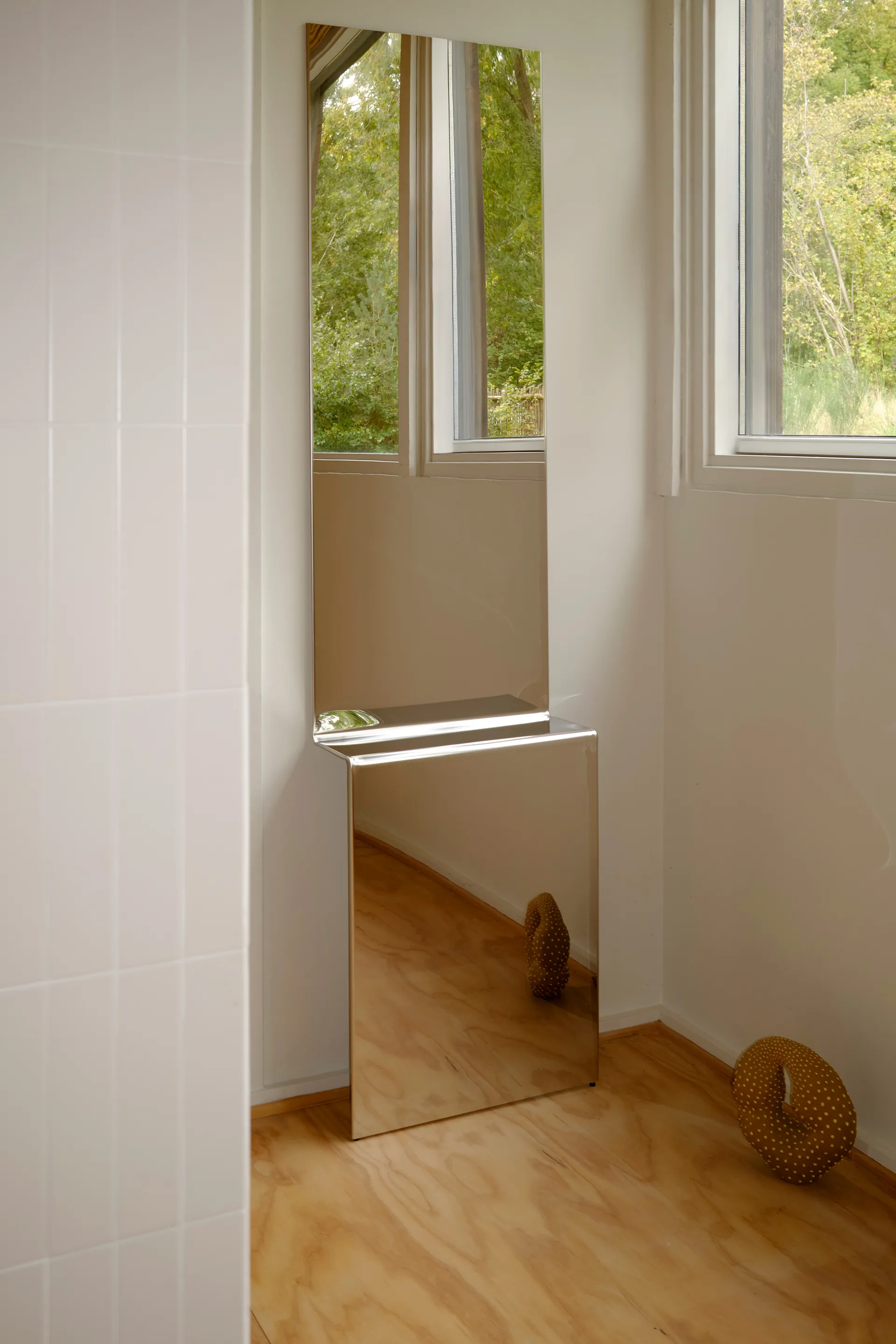 Pleat επιτοίχιος καθρέφτης, Γυαλισμένο ατσάλι, 227x57 εκ. Muuto