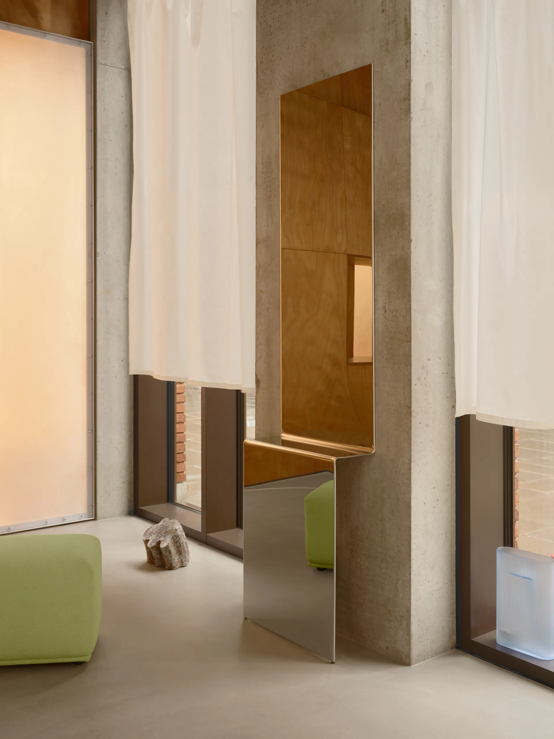 Pleat επιτοίχιος καθρέφτης, Γυαλισμένο ατσάλι, 227x57 εκ. Muuto