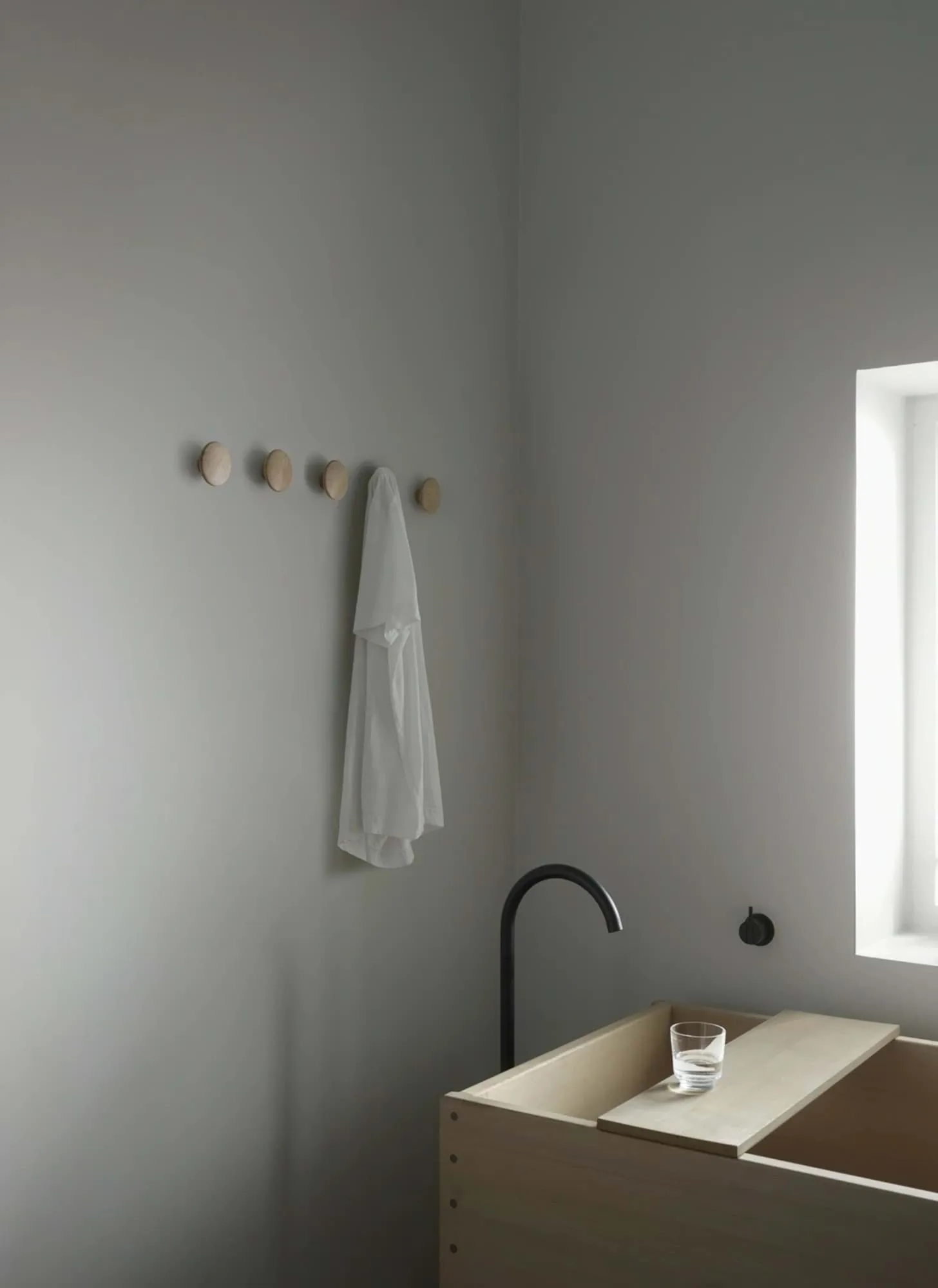 The Dots άγκιστρο ρούχων βελανιδιά, xs Muuto