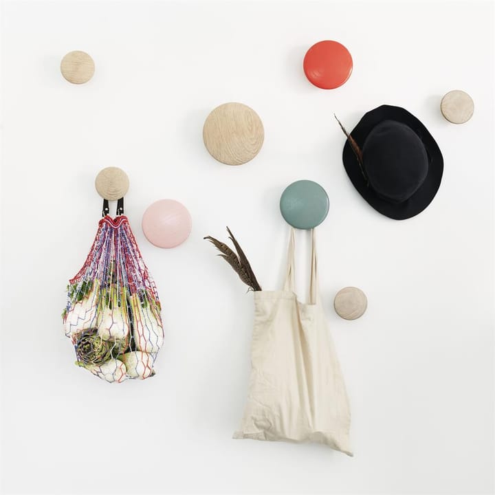 The Dots άγκιστρο ρούχων βελανιδιά, δρυς, μικρό Muuto