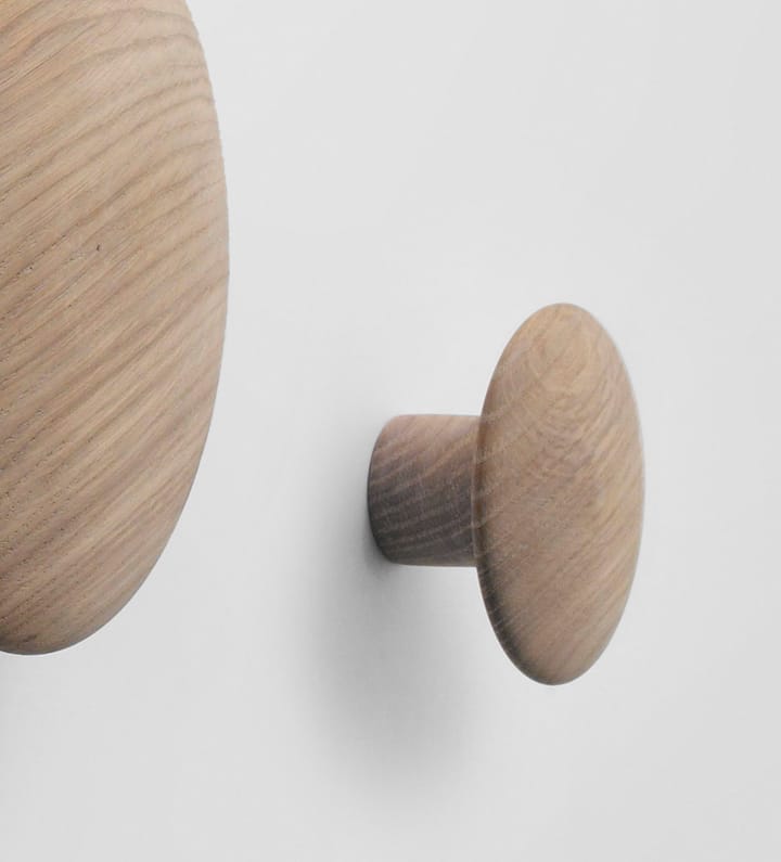 The Dots άγκιστρο ρούχων βελανιδιά, δρυς, μικρό Muuto