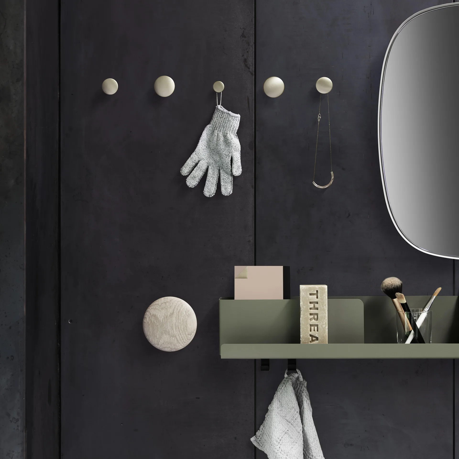 Διπλωμένο ράφι μικρό, ελιά Muuto